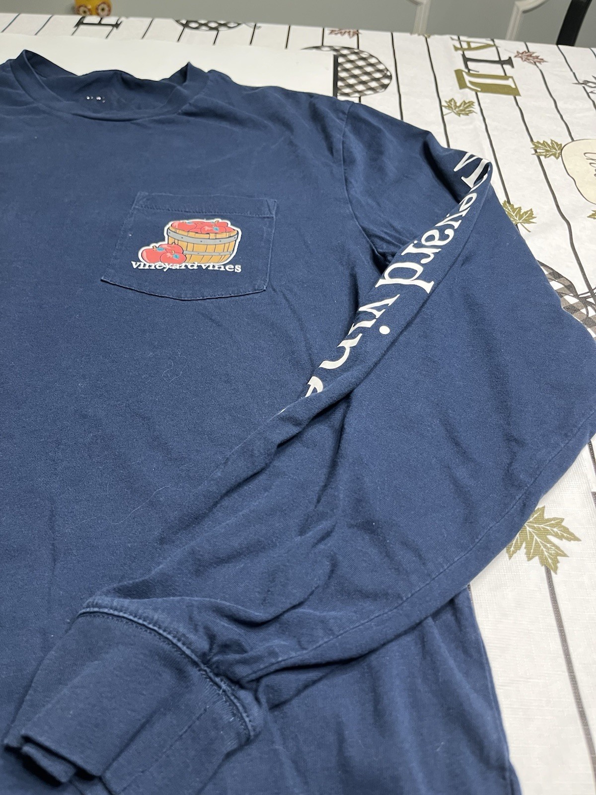 Vineyard Vines Bobbing For Apples Logo Down Long Sleeve Whale Logo Shirt L
