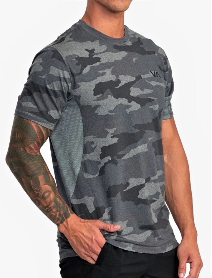 $60 RVCA Men’s Sport Vent Performance Camo Crew Neck T-Shirt-Grey Camo-Medium