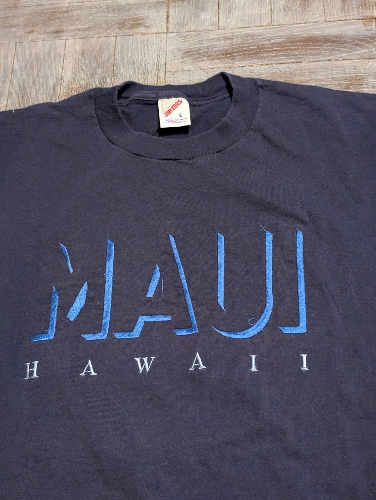 Vintage Maui Hawaii T-shirt Embroidered Navy Blue Men&rsquo;s Large Made In The USA