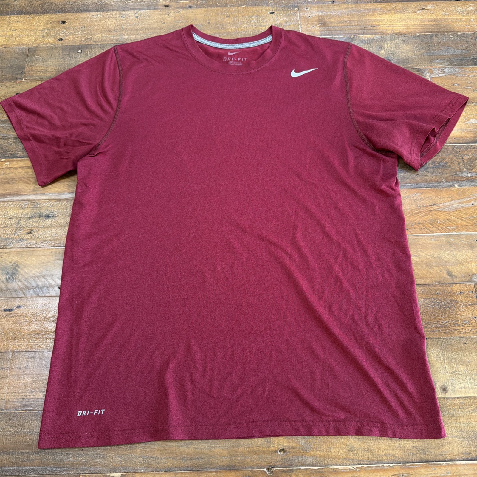 Nike Men’s garnet Athletic Tee DRI-FIT Size Large Red, Running t-shirt
