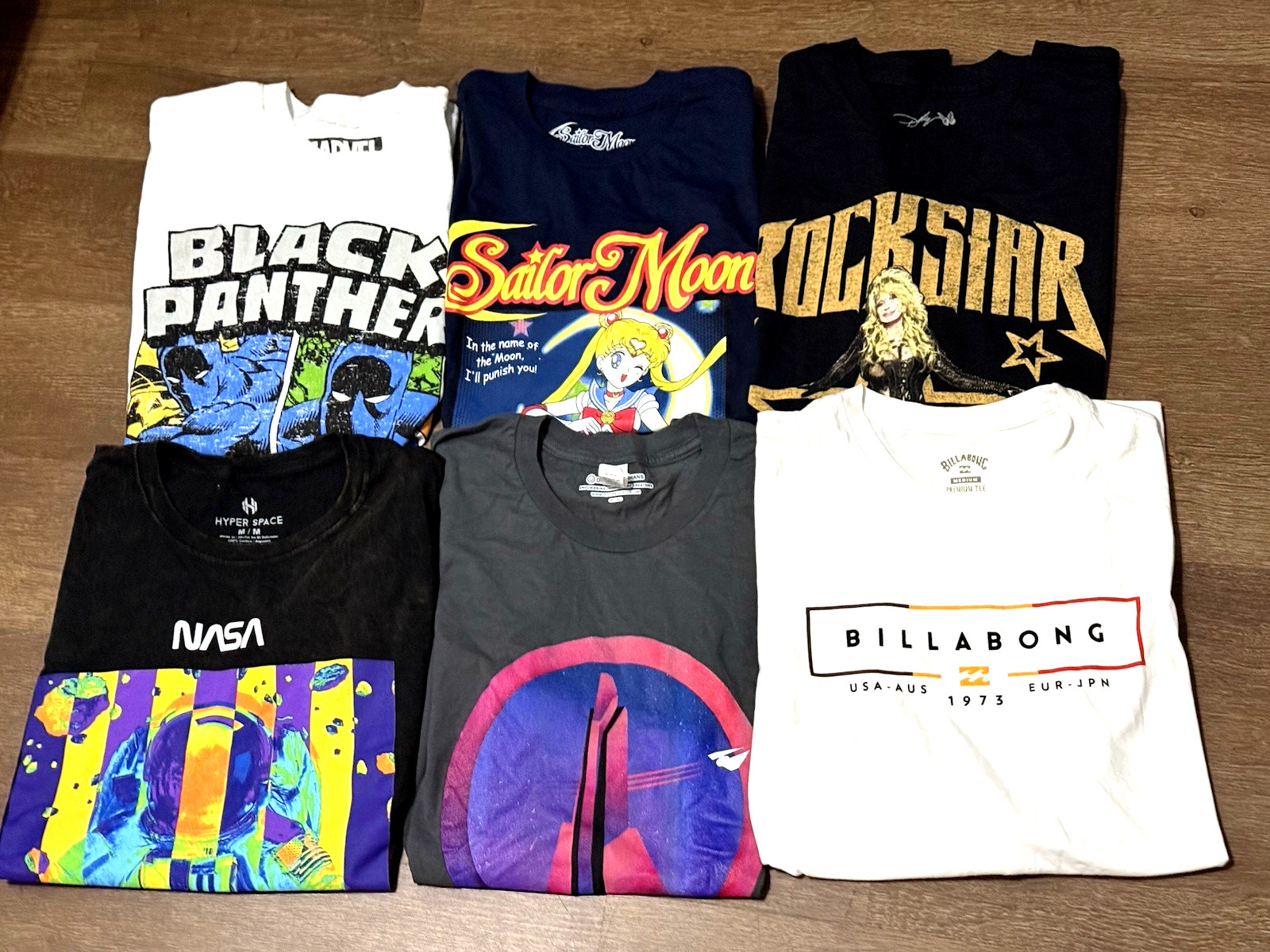 Lot Of 6 Men&rsquo;s Brand New Random Graphic T-Shirts Short Sleeves Sz Medium NWT 003