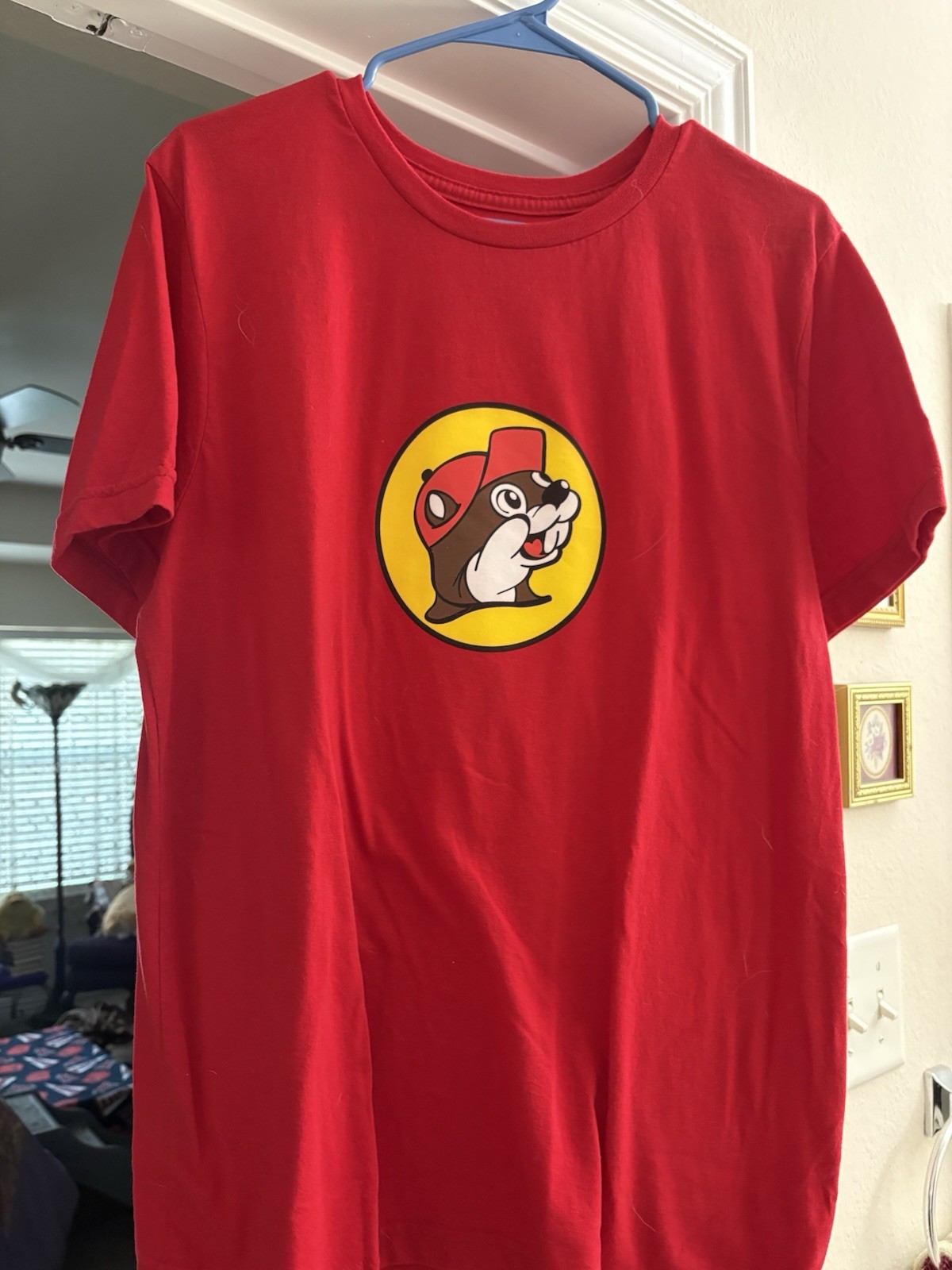 Bucees Shirt Mens Large Red Graphic Tee Logo Cotton Casual Travel Short Sleeve