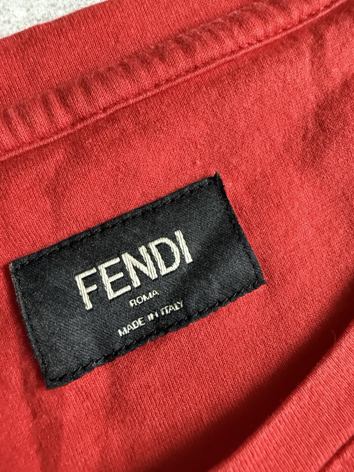 Fendi Roma Red Monster Eyes Graphic T-Shirt – Size 52 (XL) – Made in Italy