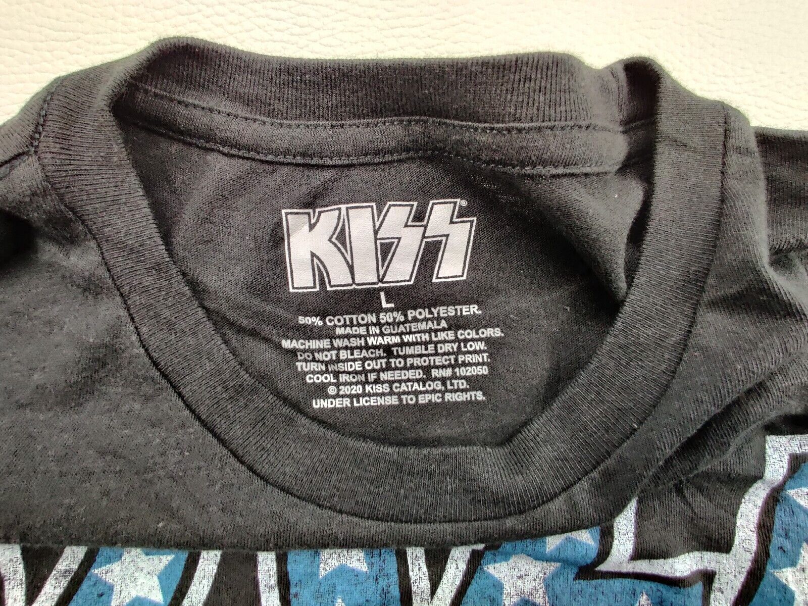 KISS Alive In ‘77 Concert T-Shirt Men&rsquo;s Large Black Short Sleeve T-Shirt