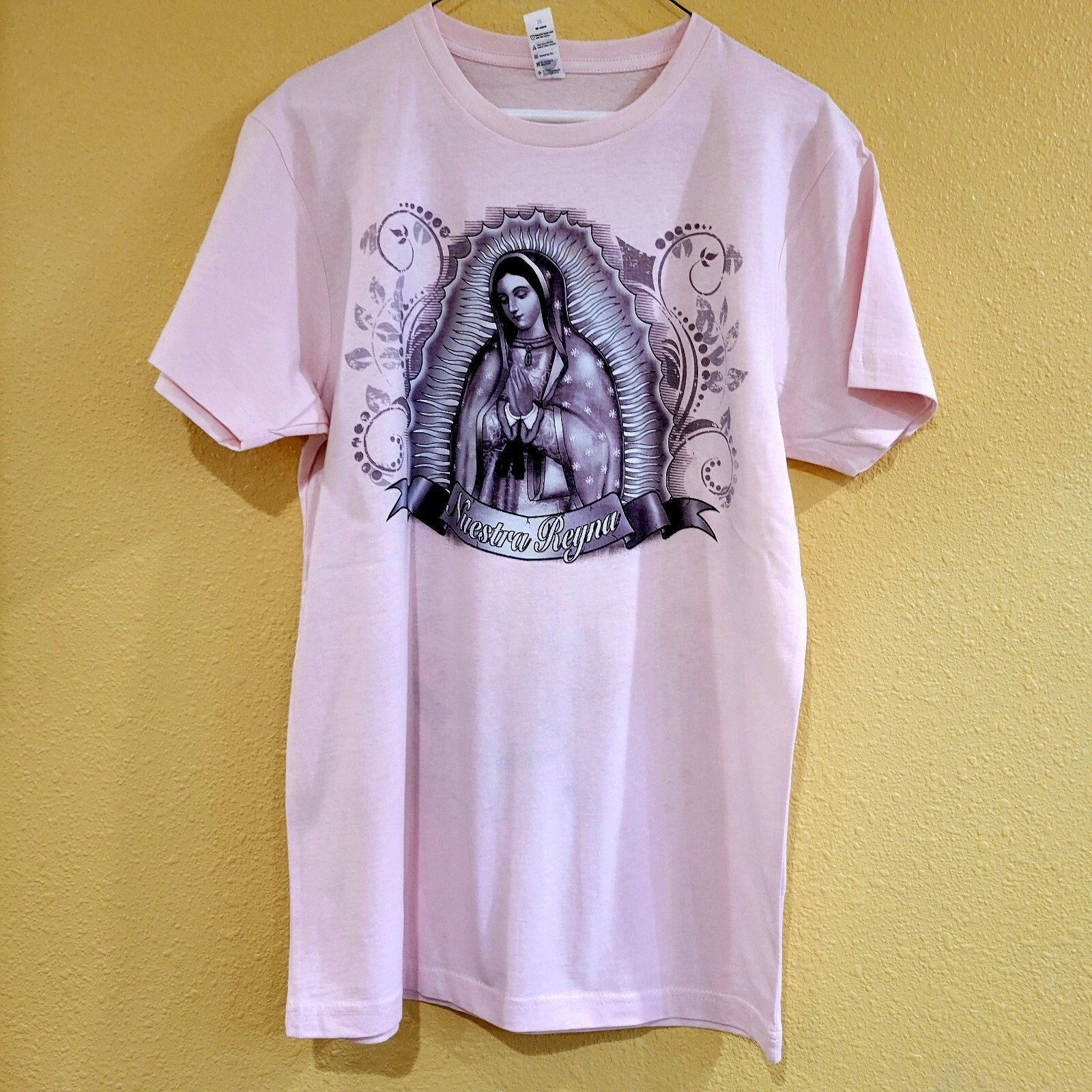 VIRGEN DE GUADALUPE T-SHIRT-size XL Pink. Glitter graphic print chest size 48