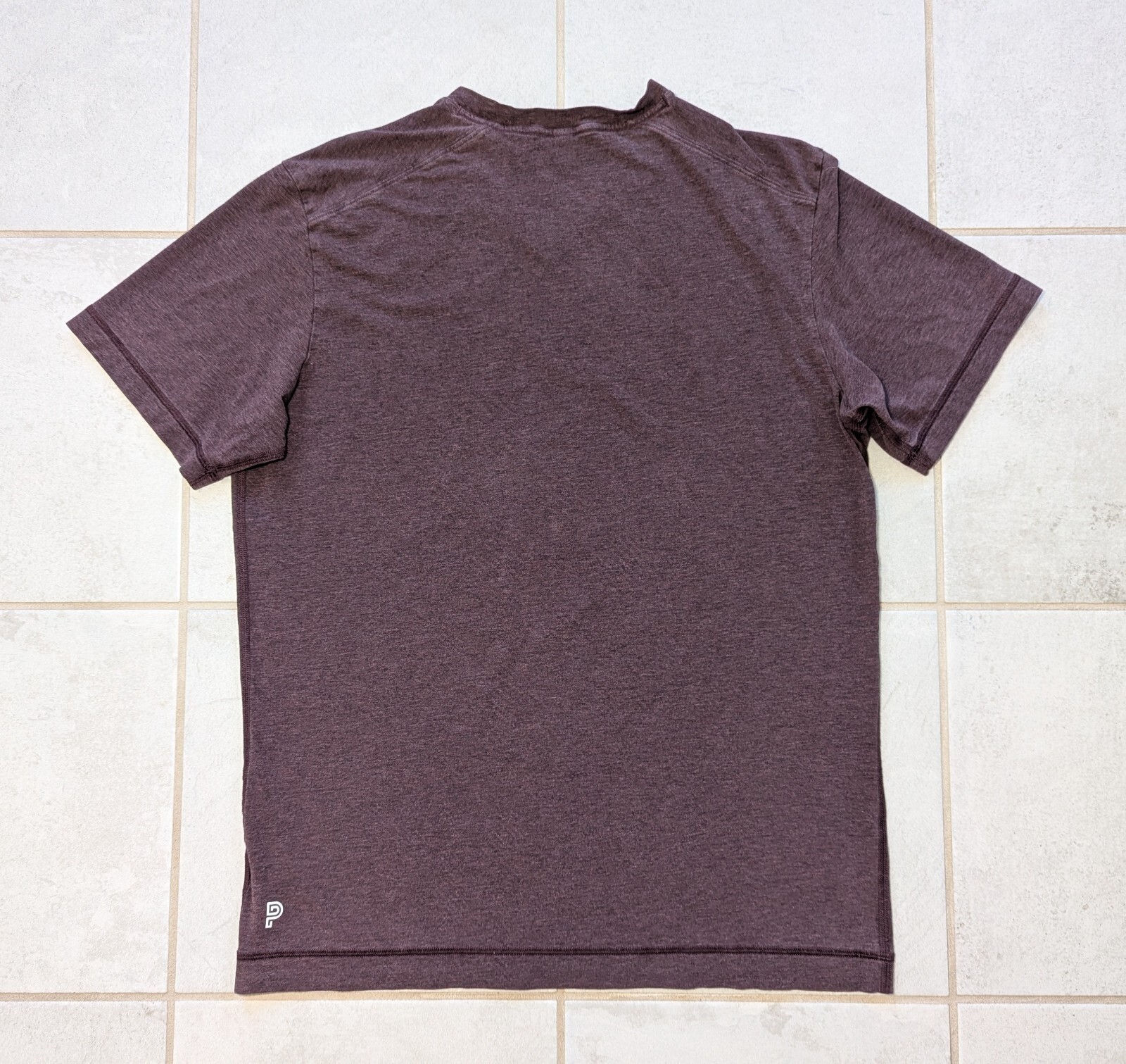 Public Rec Men&rsquo;s Medium Shirt Burgundy Stretch V Neck Tee Short Sleeve Stretch