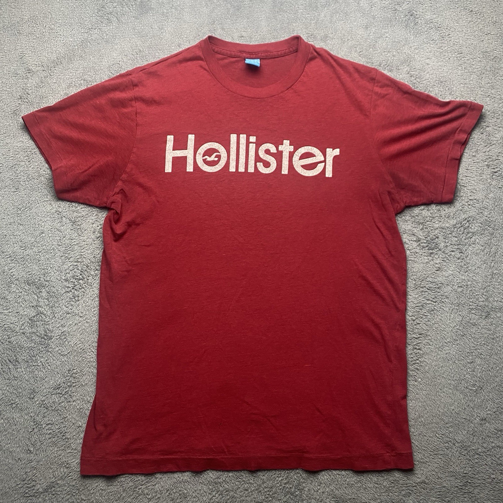 Hollister Tshirt Men’s Red Logo Crew Neck Short Sleeve Cotton Poly Blend Size M