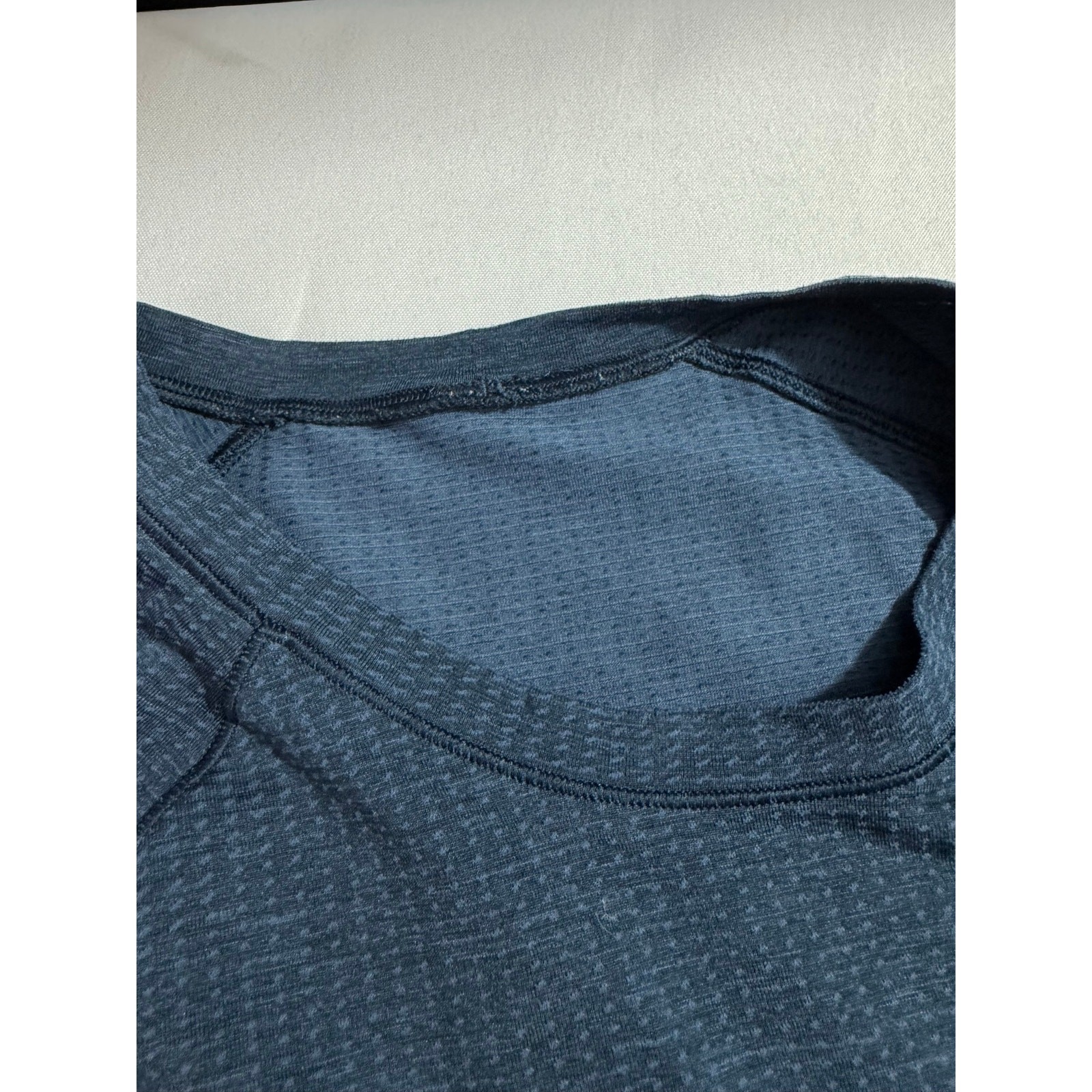 Lululemon Blue Workout Shirt Active Gear Mens XL 23×29