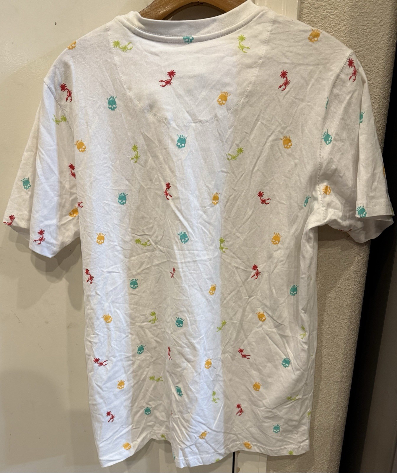 New Free Planet Eco Friendly T-shirt Skull AOP White Men’s Size Small