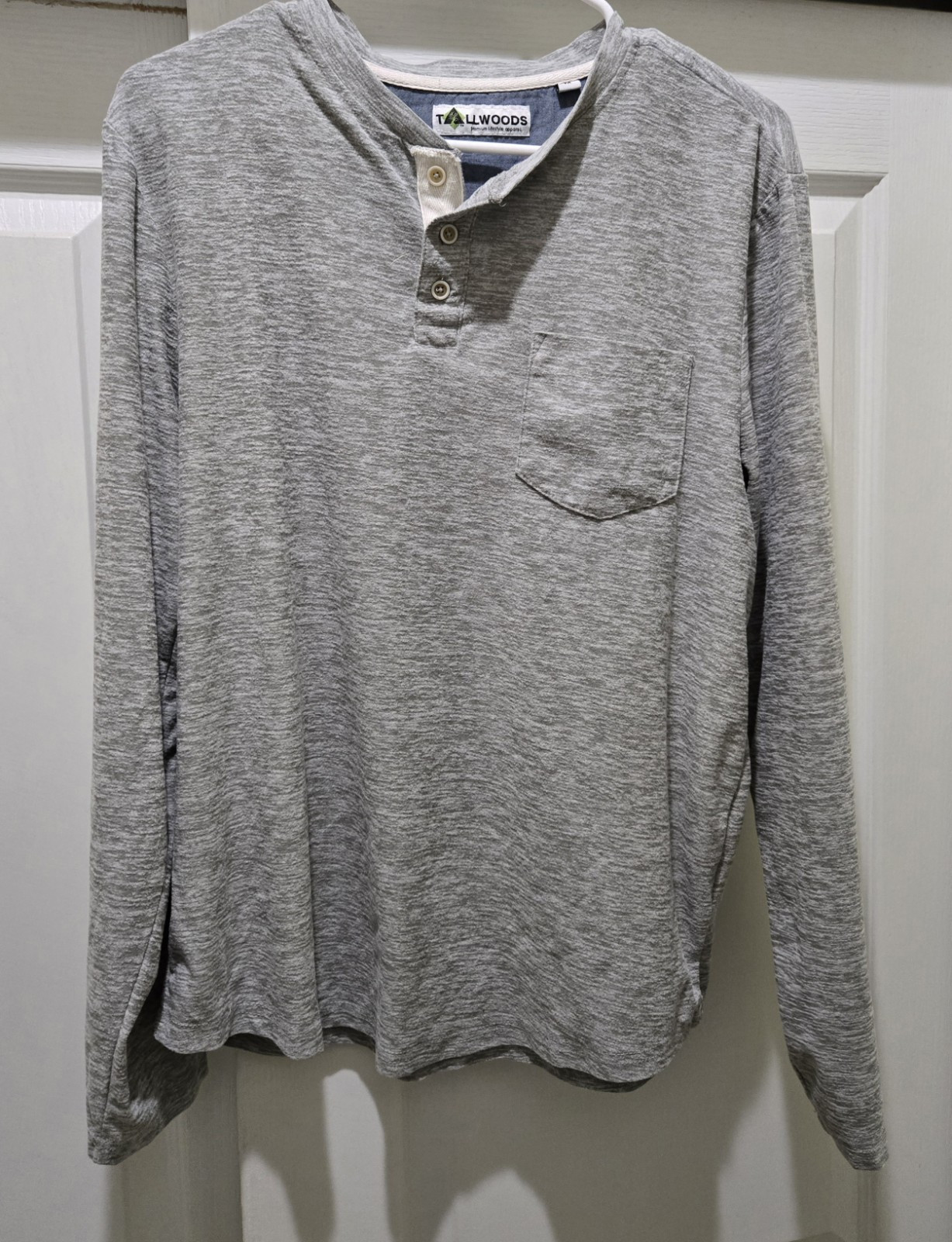 Tallwoods Men&rsquo;s Gray Long Sleeve Henley T-Shirt w/ Chest Pocket Size M