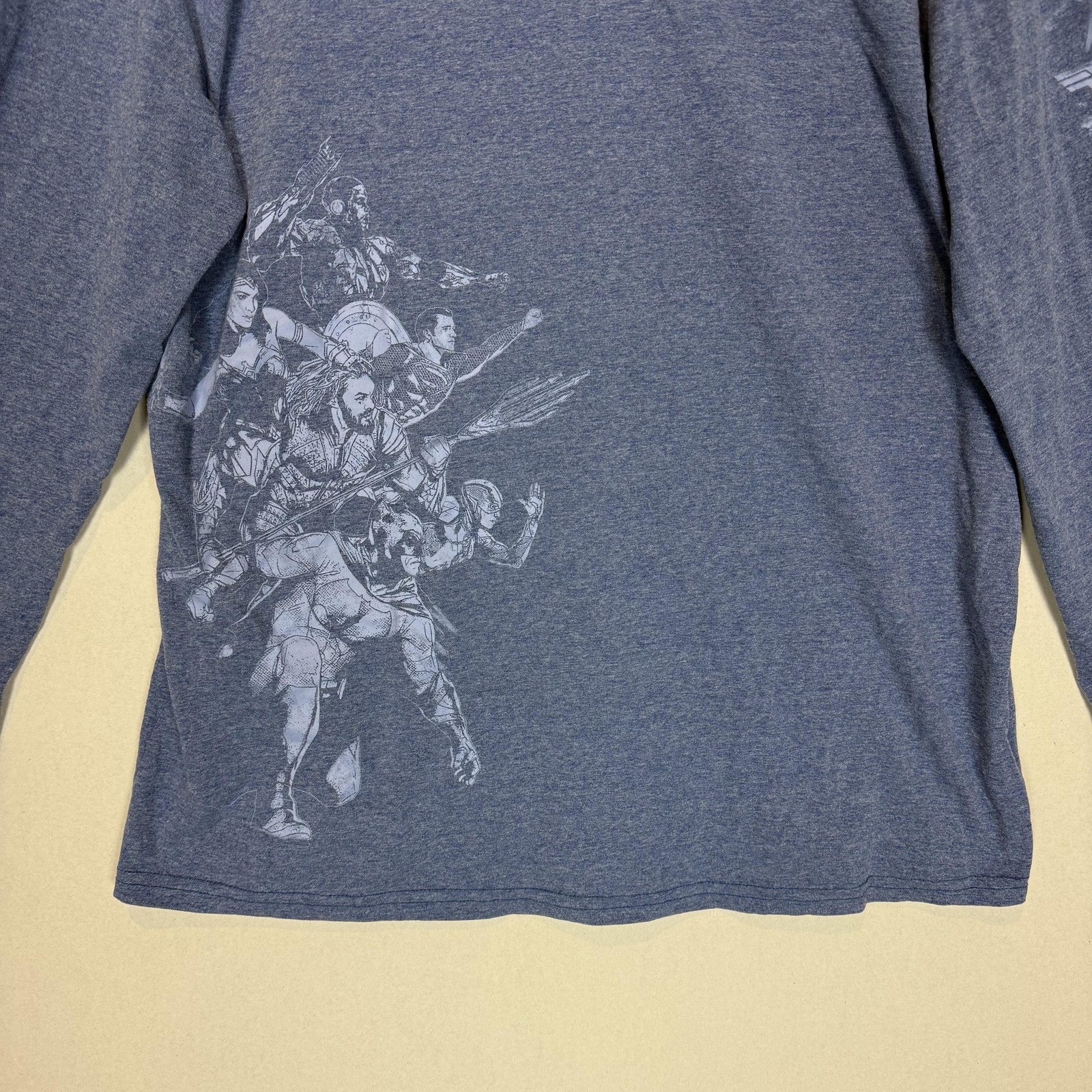 Justice League Shirt Mens XL Blue Long Sleeve Batman Superman Graphic Tee