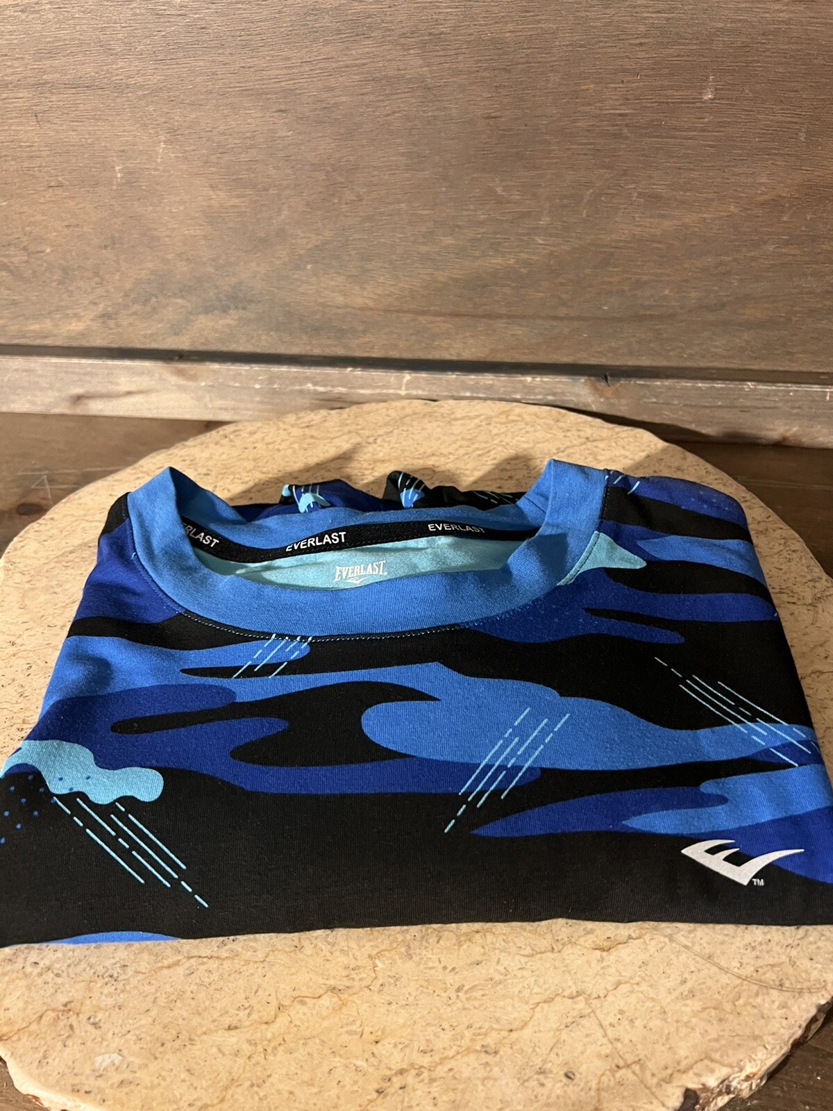 EVERLAST MENS ATHLETIC SHIRT SIZE XL BLUE CAMOFLAGE EUC SHORT SLEEVE CREW NECK