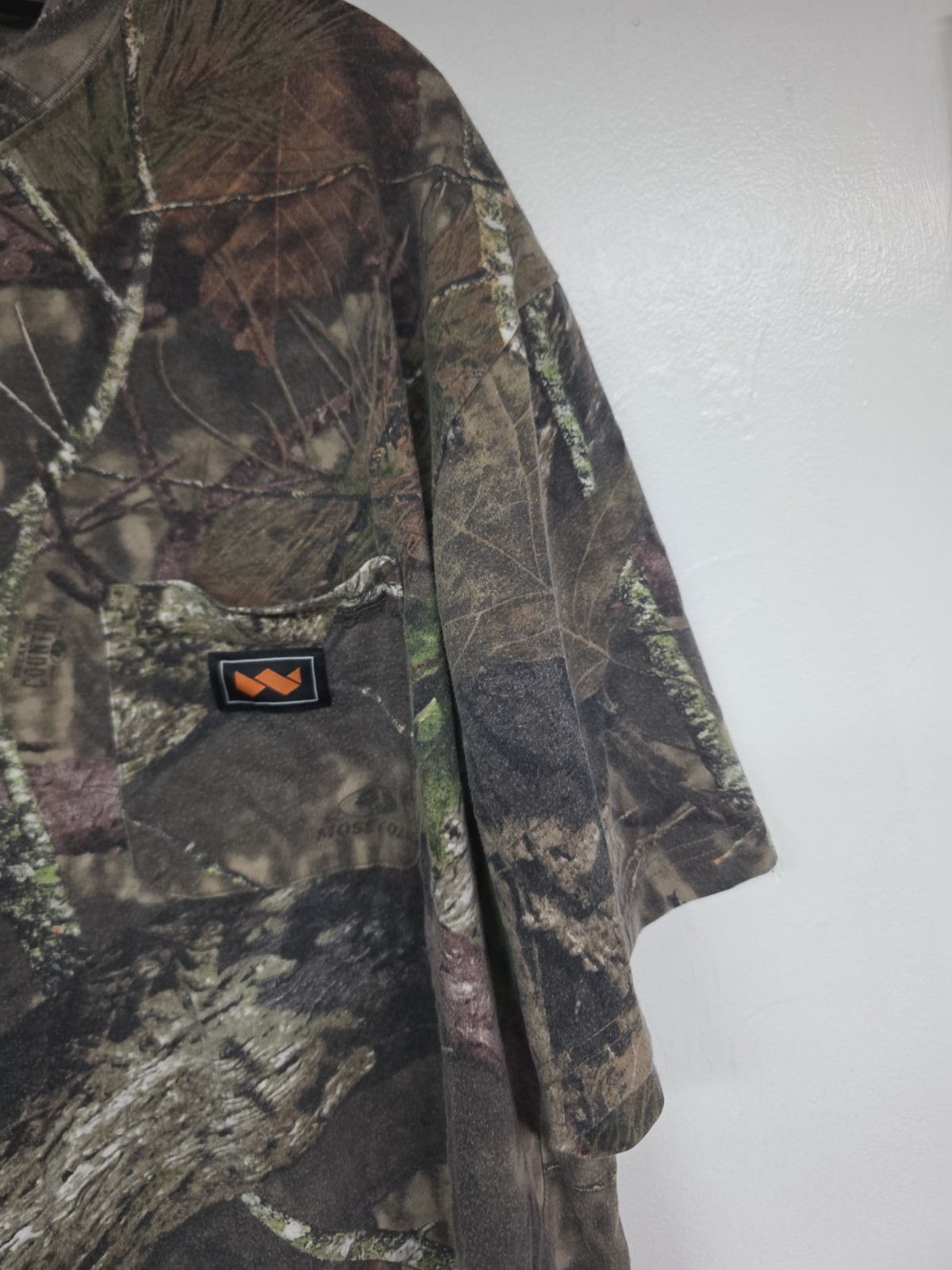 Walls Mossy Oak Camo Pocket T-Shirt Men’s L Short Sleeve Hunting Tee