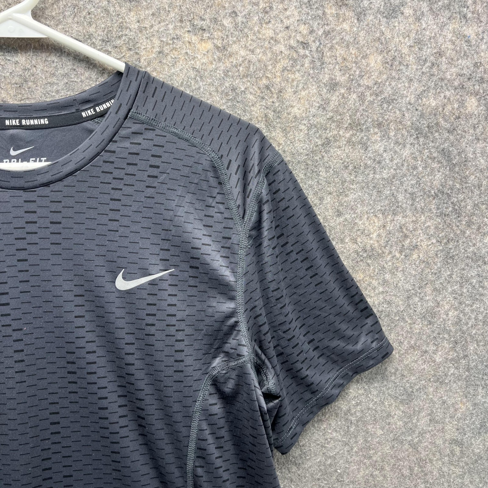 Nike Shirt Men Medium Black Athletic Dri fit Polyester Miler Fuse SS Running