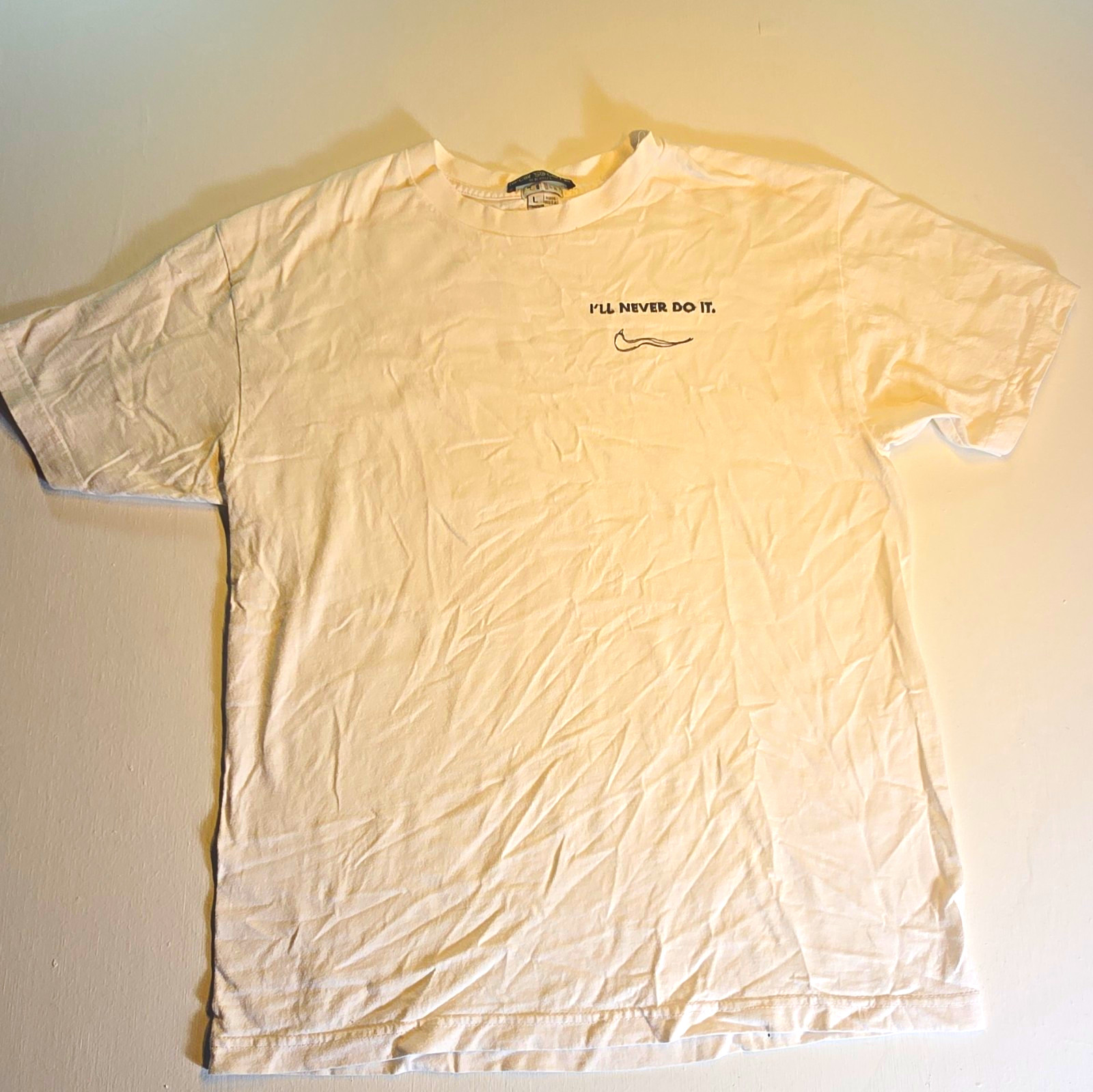 le•car•so•coma Men&rsquo;s White L Graphic Print Crew Neck Short Sleeve Logo Tee C505