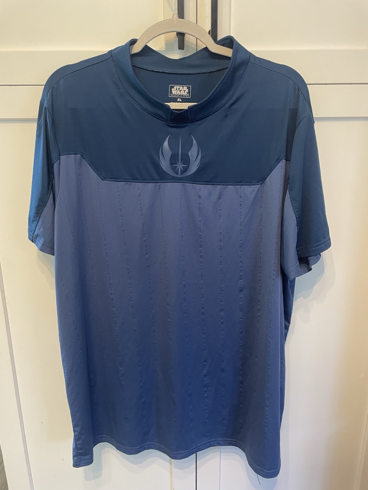 Star Wars Galaxy&rsquo;s Edge Jedi Order Training Shirt XL Blue, Cosplay Stretch