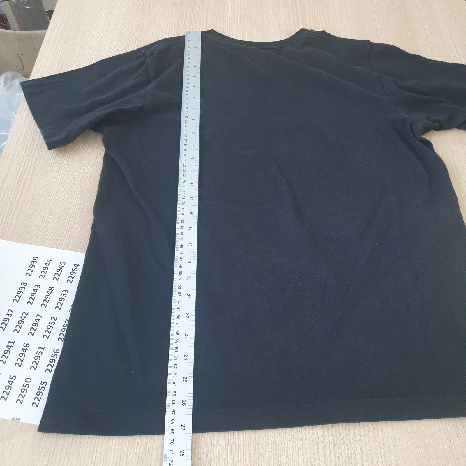 Uniqlo KAWS Sesame Street T Shirt Grey Medium Black Cartoon Graphic Pop Culture