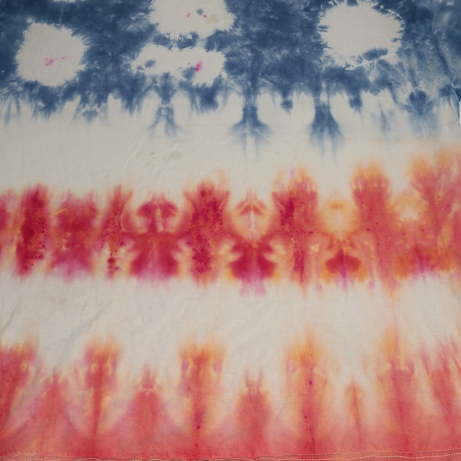 Gildan | Men&rsquo;s Handmade Red Blue White Tie Dye Short Sleeve T-shirt | Size XL