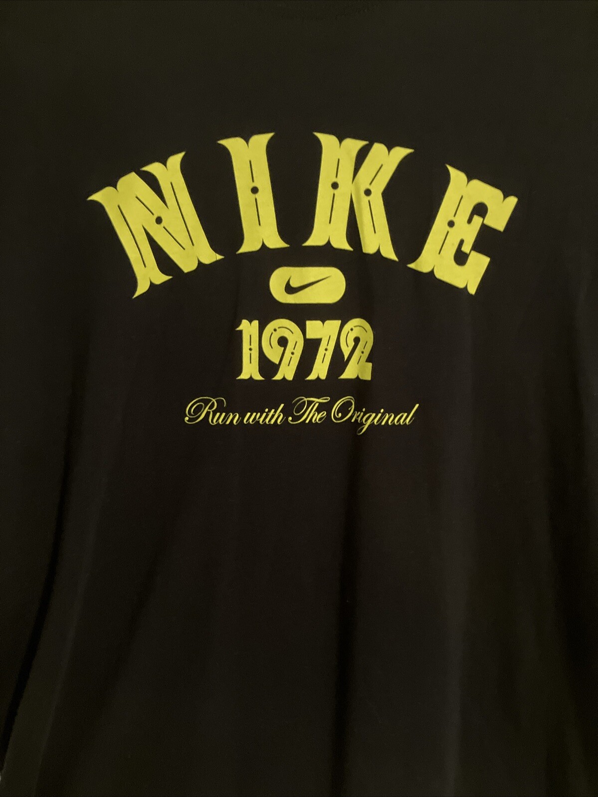 Nike Run With The Original T-Shirt Mens Size Medium Navy Blue With Yellow Logo