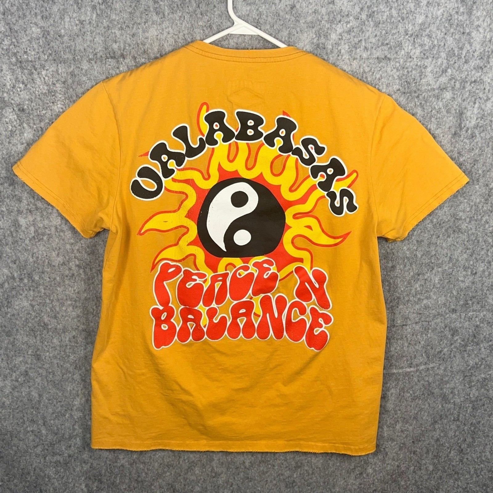 Valabasas Vintage Peace N Balance Graphic T-Shirt Men&rsquo;s XL Yellow Short Sleeve
