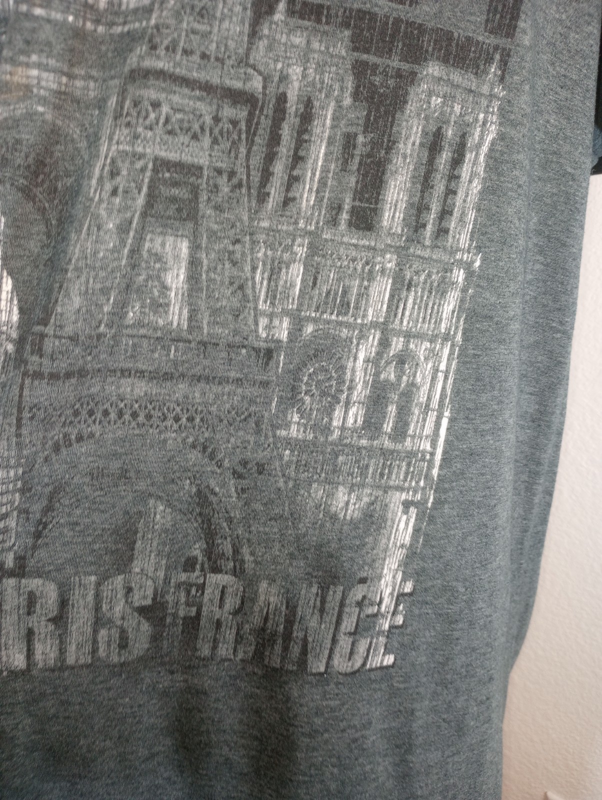 Gildan Mens 2XL 65% Polyester 35% Cotton Crew Neck SS Paris France Gray Graphic
