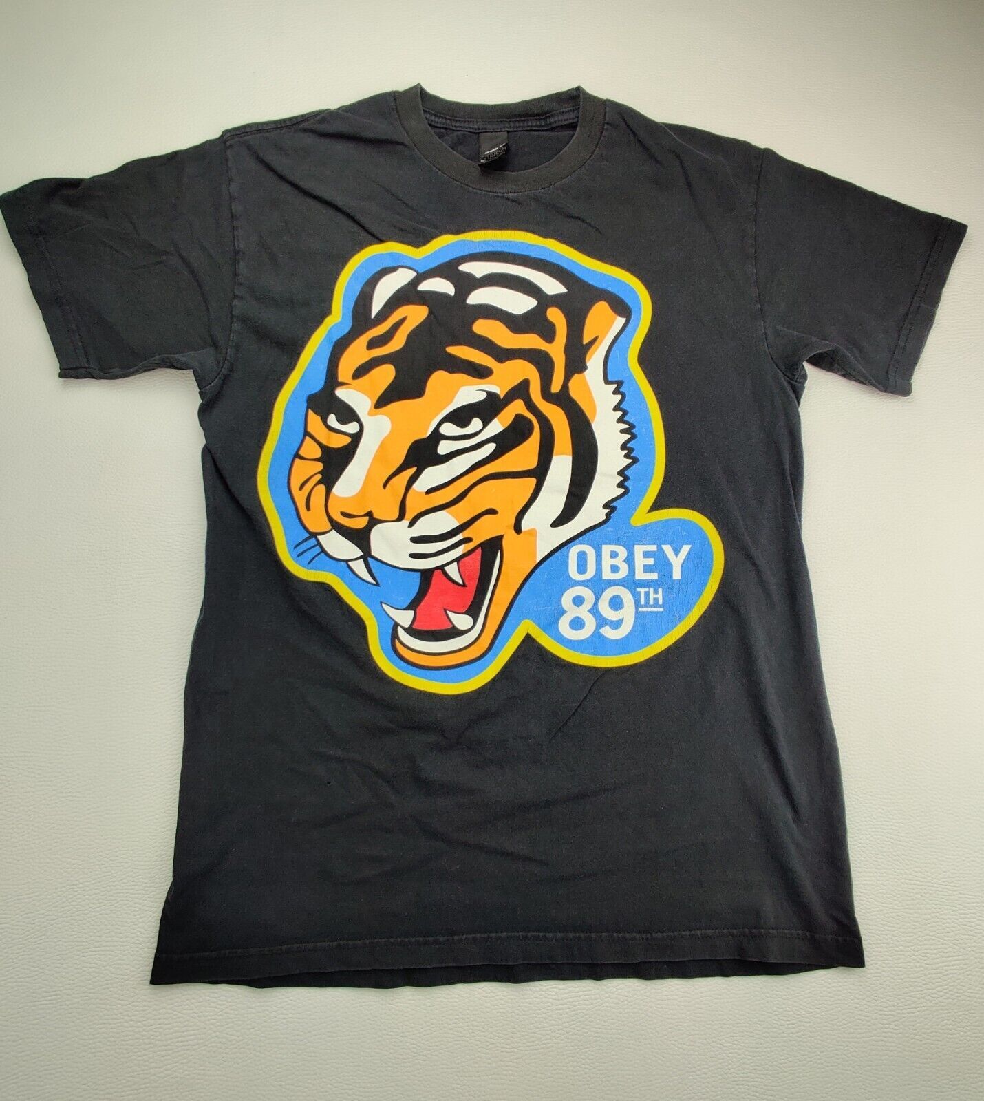 OBEY 89th Men&rsquo;s M Black Roaring Tiger Skater Street Pop Art Bold Black T-Shirt