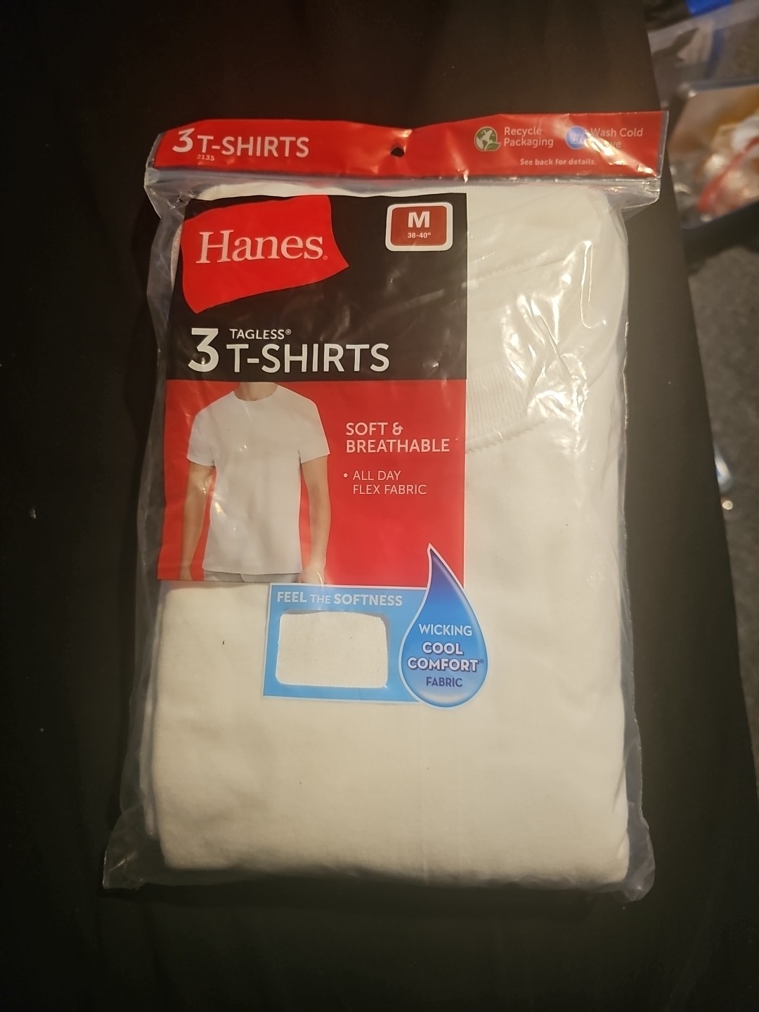 3 Pack Hanes Men&rsquo;s Crew Neck, Tagless T-Shirts White Size M Brand New