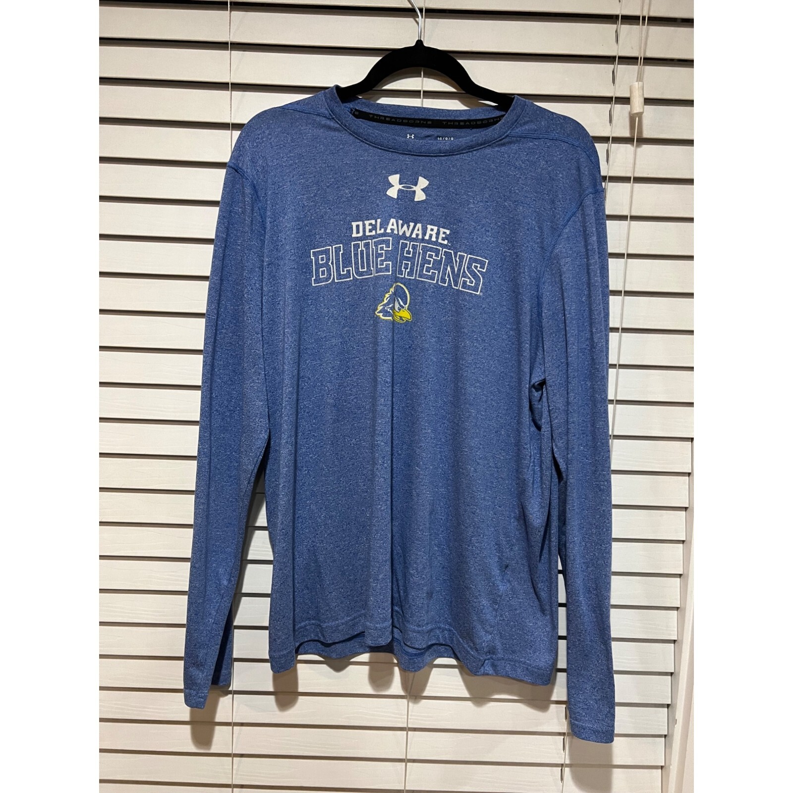 Under Armour Delaware Blue Hens Long Sleeve Shirt – Size L