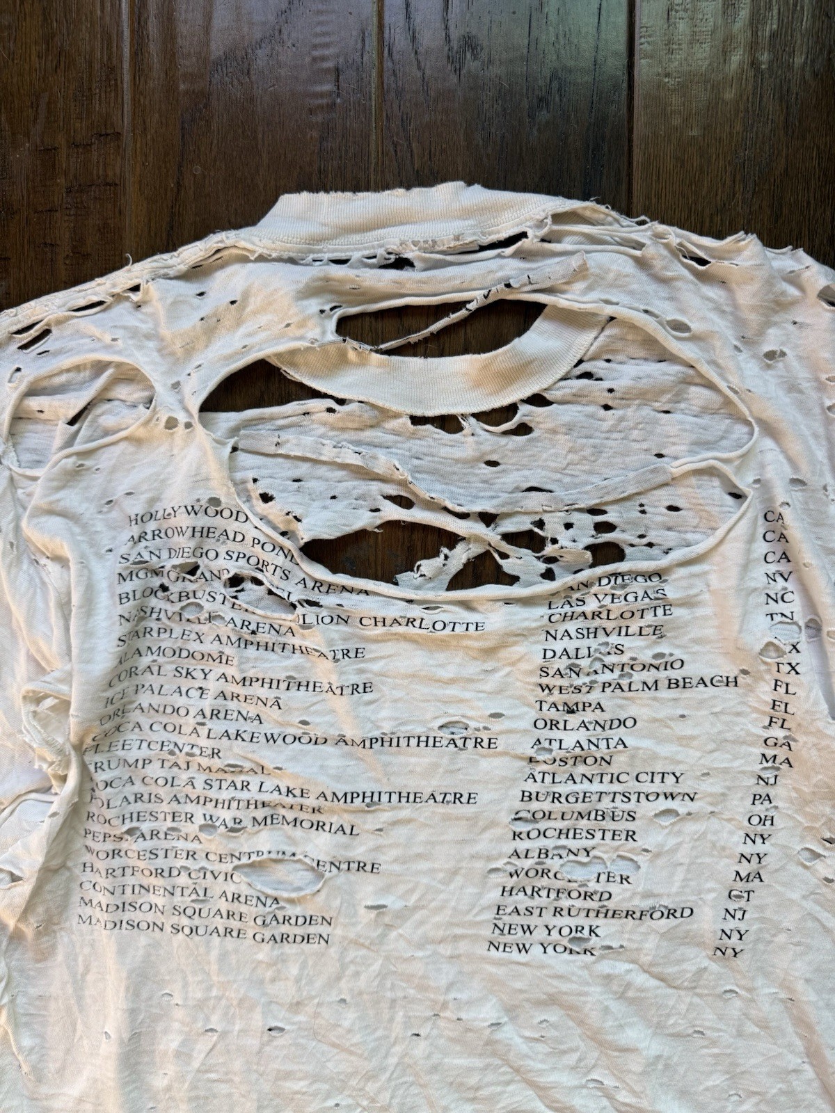 Vintage 99 Lauryn Hill The Miseducation Tour Distressed Thrashed Tee