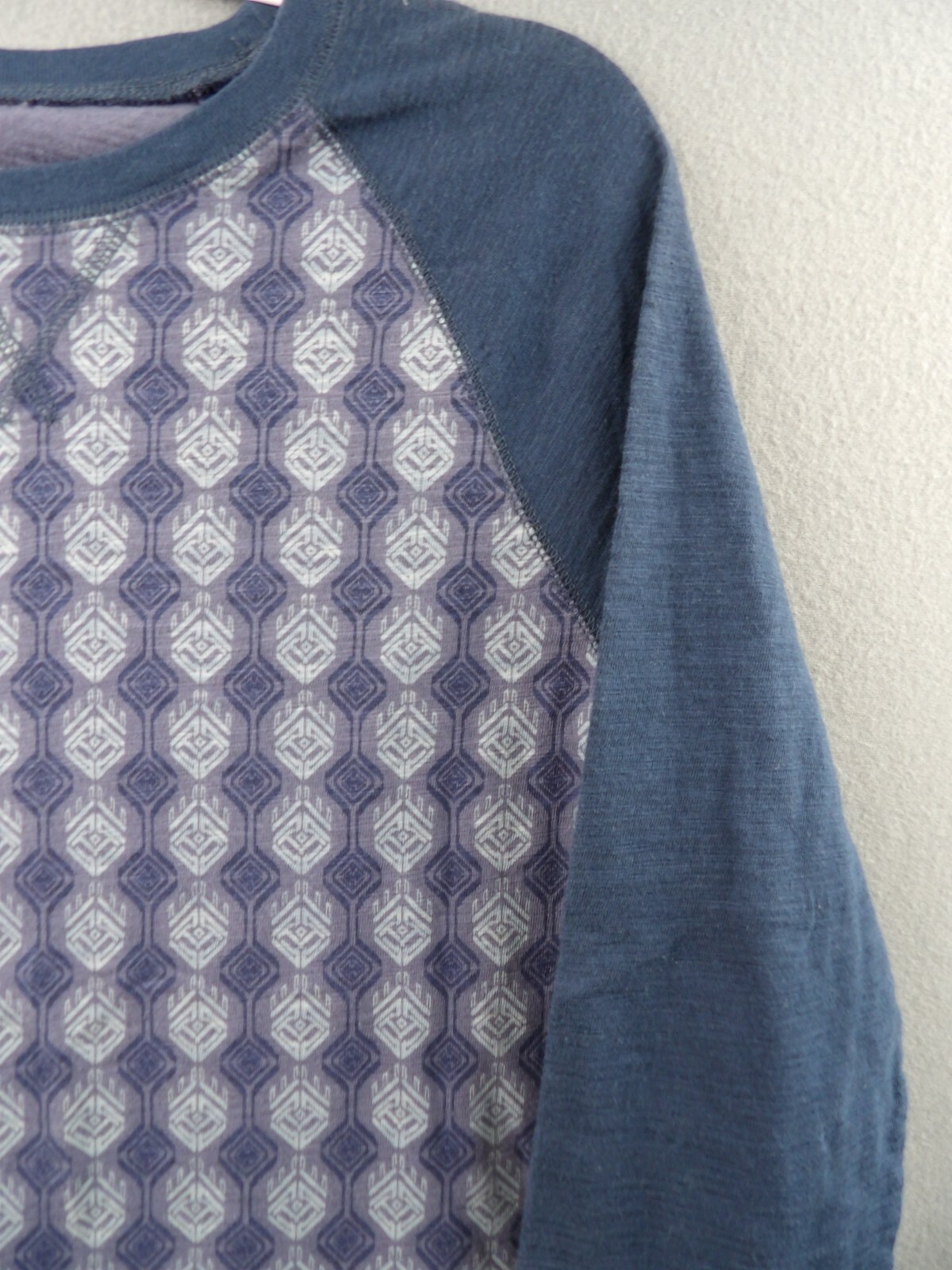 Mossimo Mens Size S 3/4 Sleeve T Shirt 100% Cotton Blue Geometric Pattern