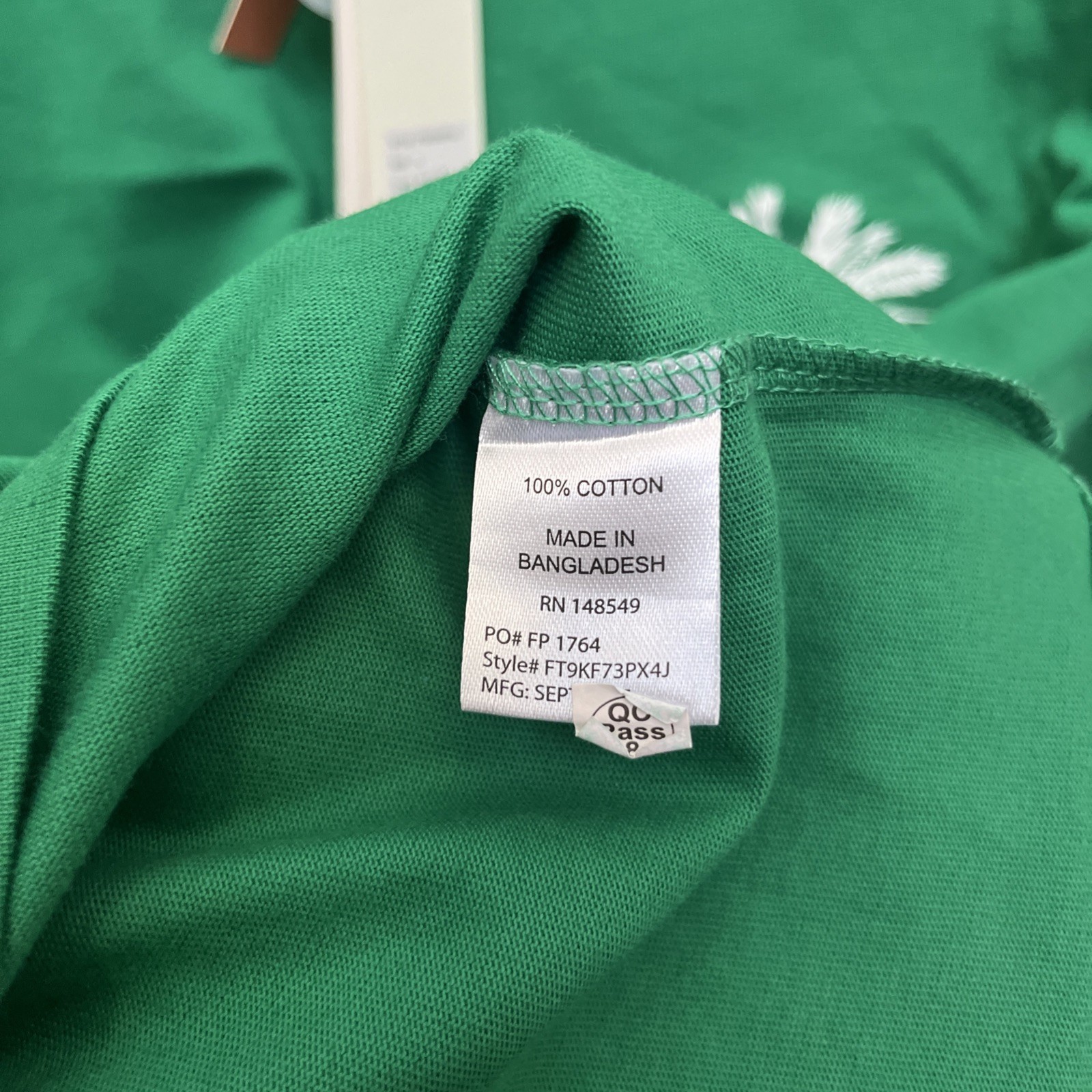 NEW Free Planet Men&rsquo;s Green T-Shirt Relaxed Fit Short Sleeve Crew Neck NWT Large
