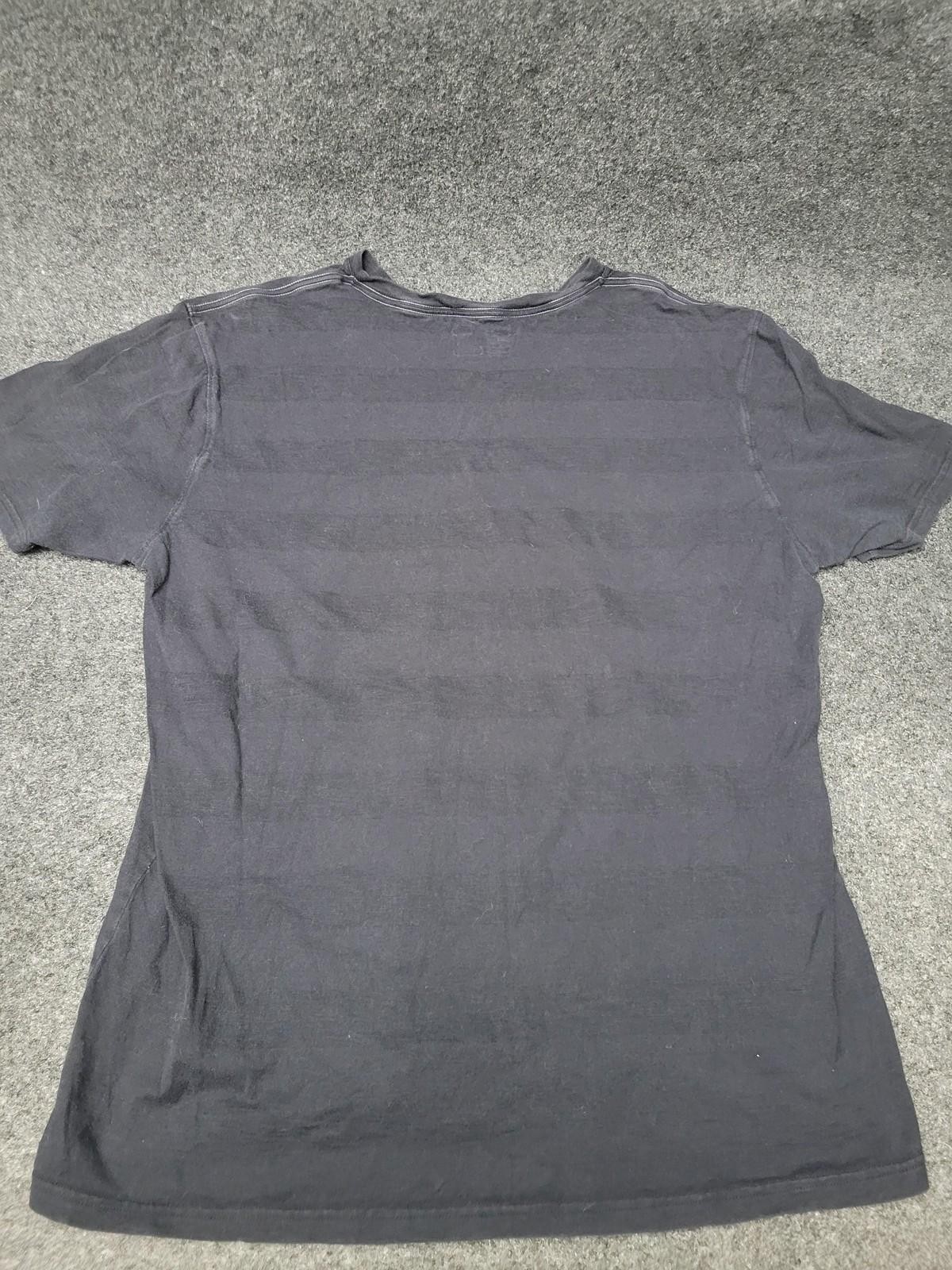 Under Armour Shirt Mens Large Black HeatGear Logo Crew Neck Moisture Wicking