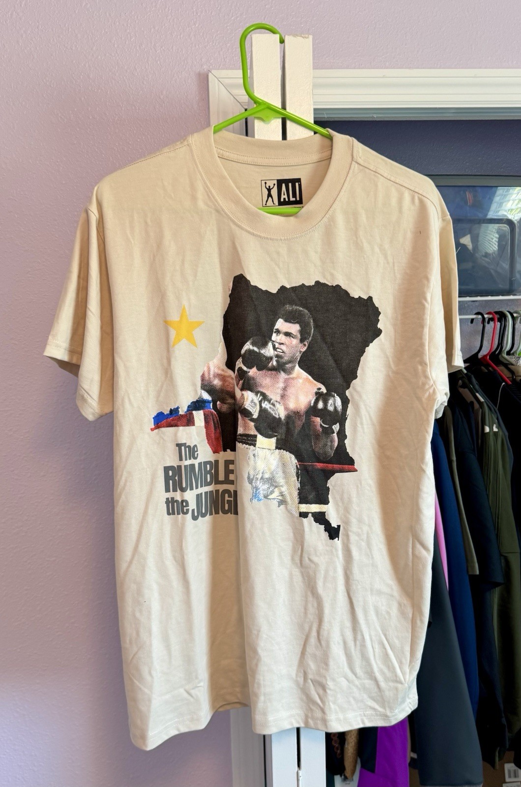 Muhammad Ali Rumble in the Jungle T-Shirt Mens L Graphic Boxing Tee. NWOT