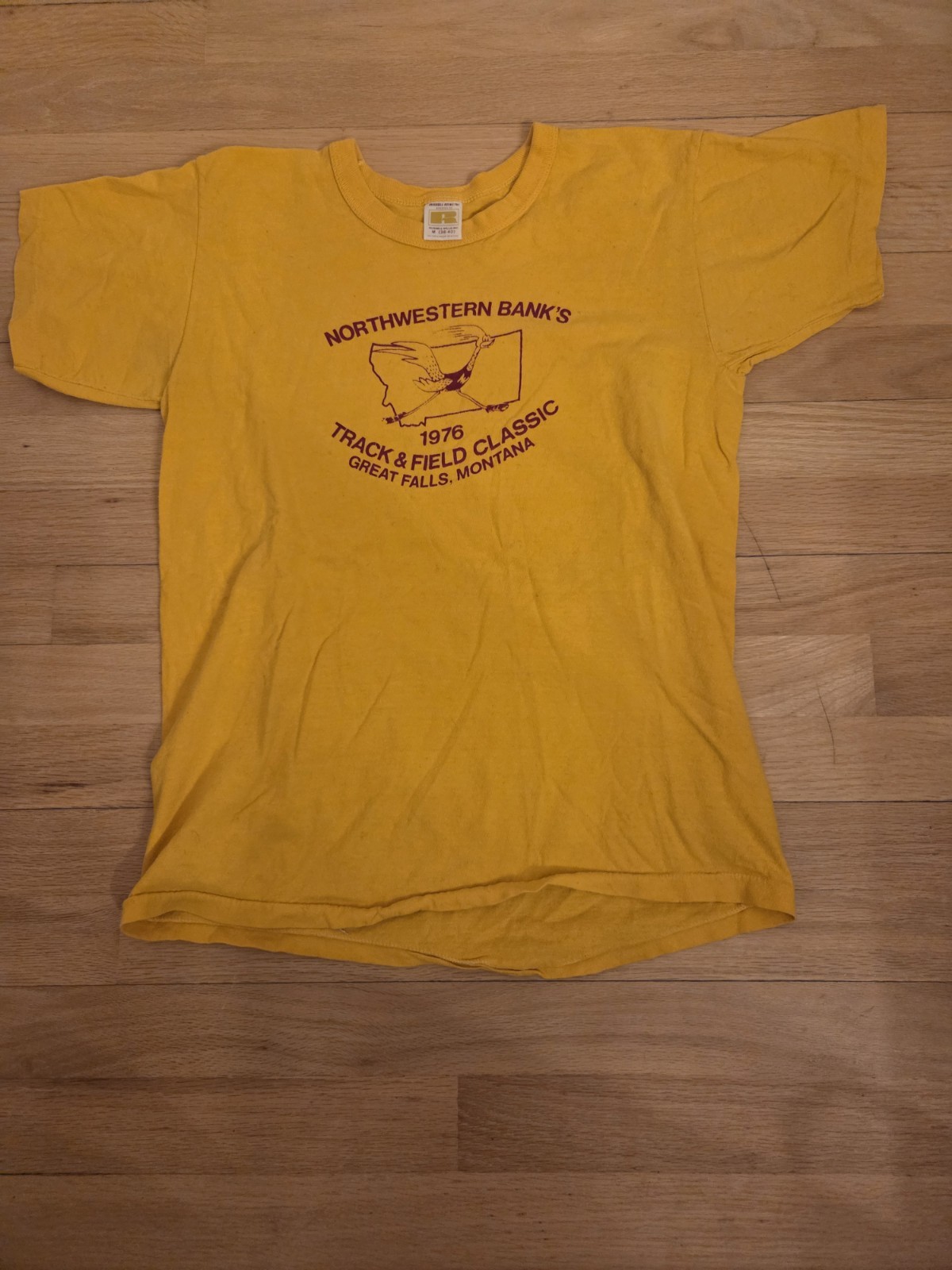Russell Athletic 1976 Track & Field Classic Graphic Yellow Men&rsquo;s M Crew Neck Tee