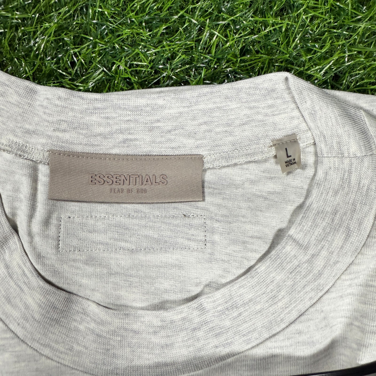 Fear of God Essentials T-Shirt SS22 Light Oatmeal – 100% Authentic (XS-XL)