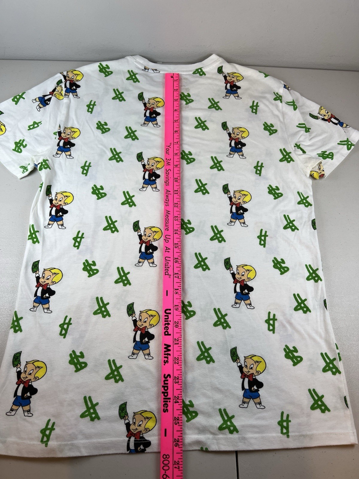 Richie Rich Money Logo Graphic T-Shirt Size Dollar Sign Green Cartoon – Medium