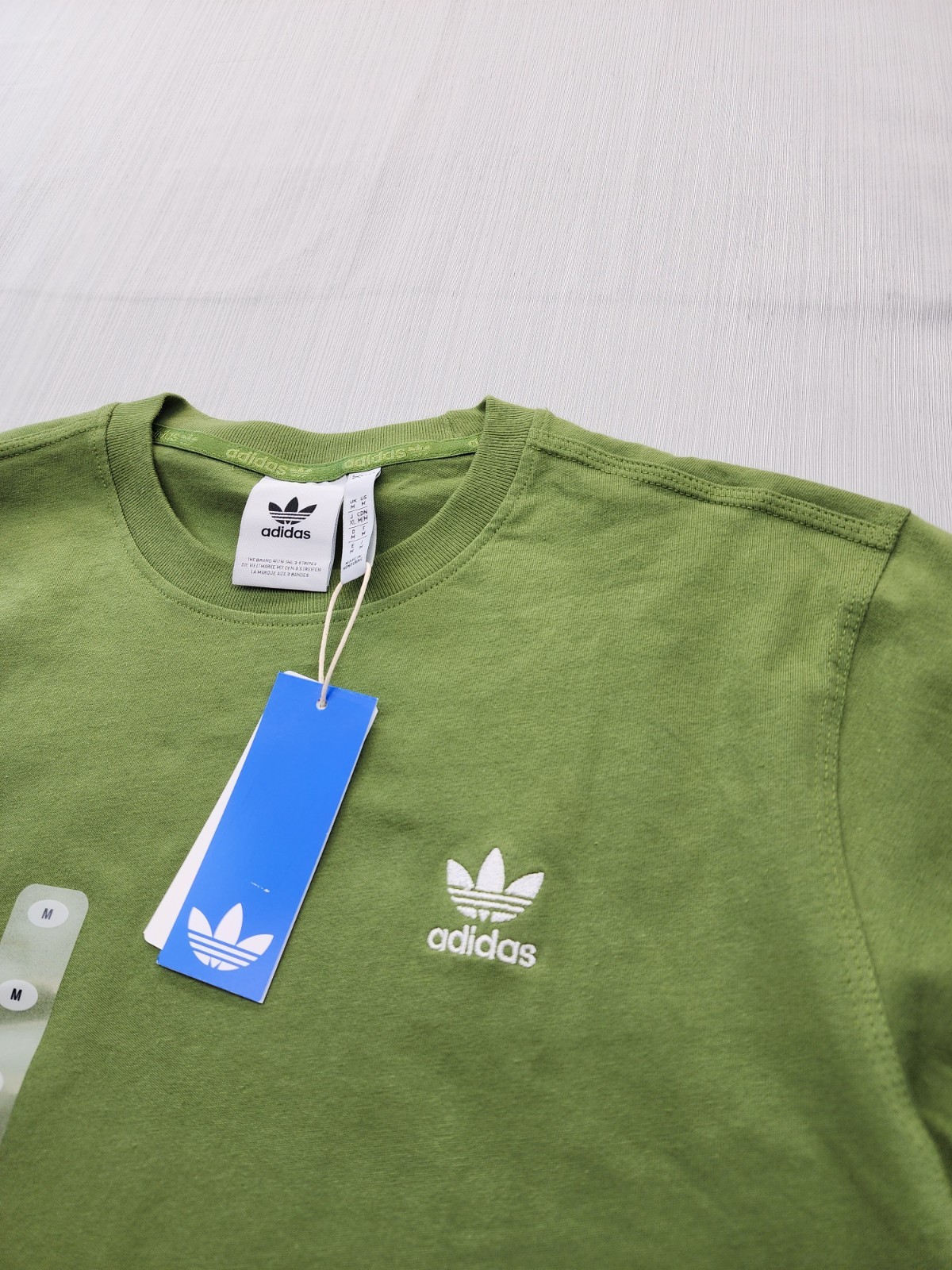 New Men&rsquo;s Adidas Trefoil Essentials Tee Shirt Size Medium Mens Tech Olive