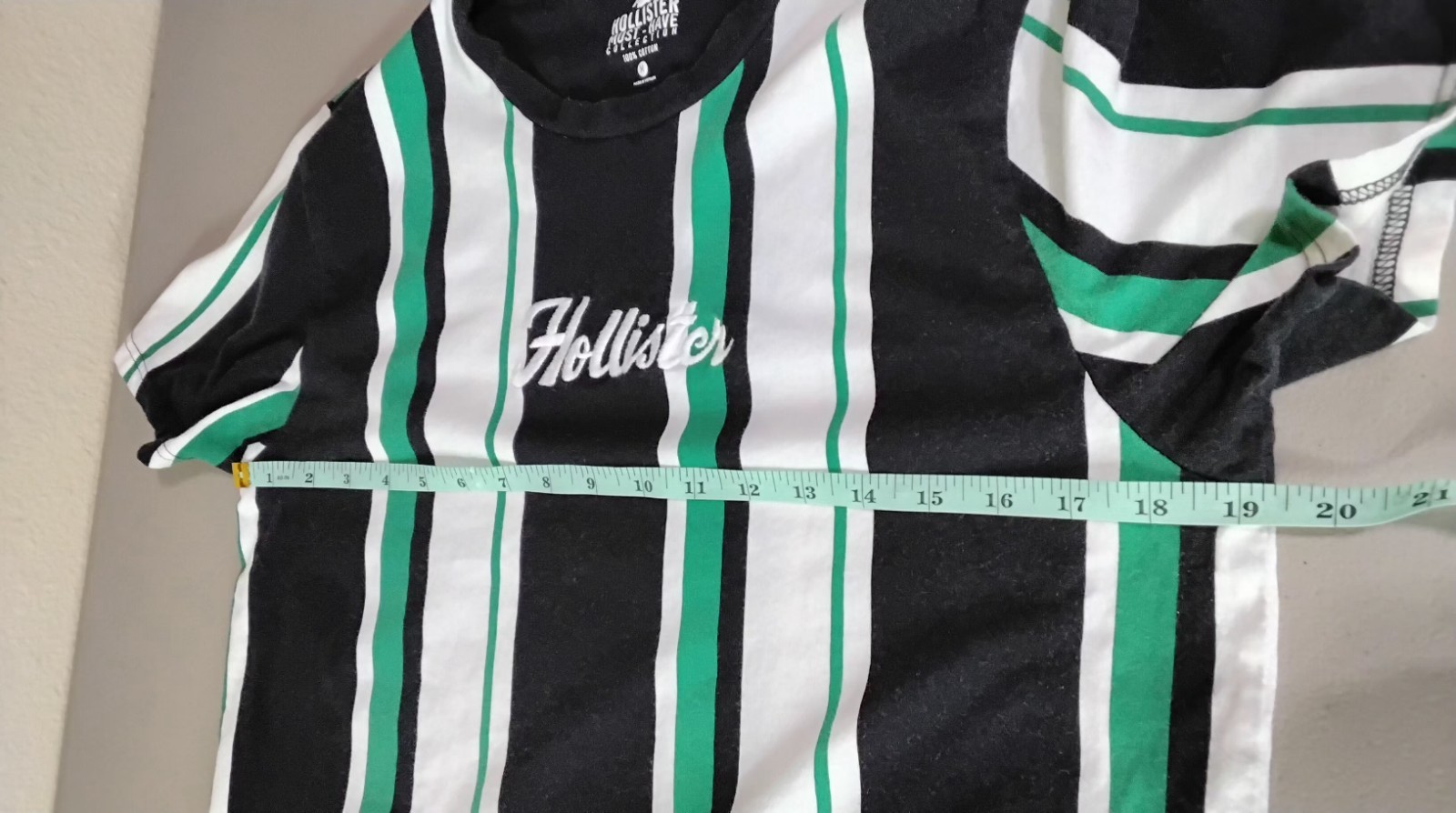 Hollister Must-Have Collection Tshirt Vertical Striped Black Green Mens Medium