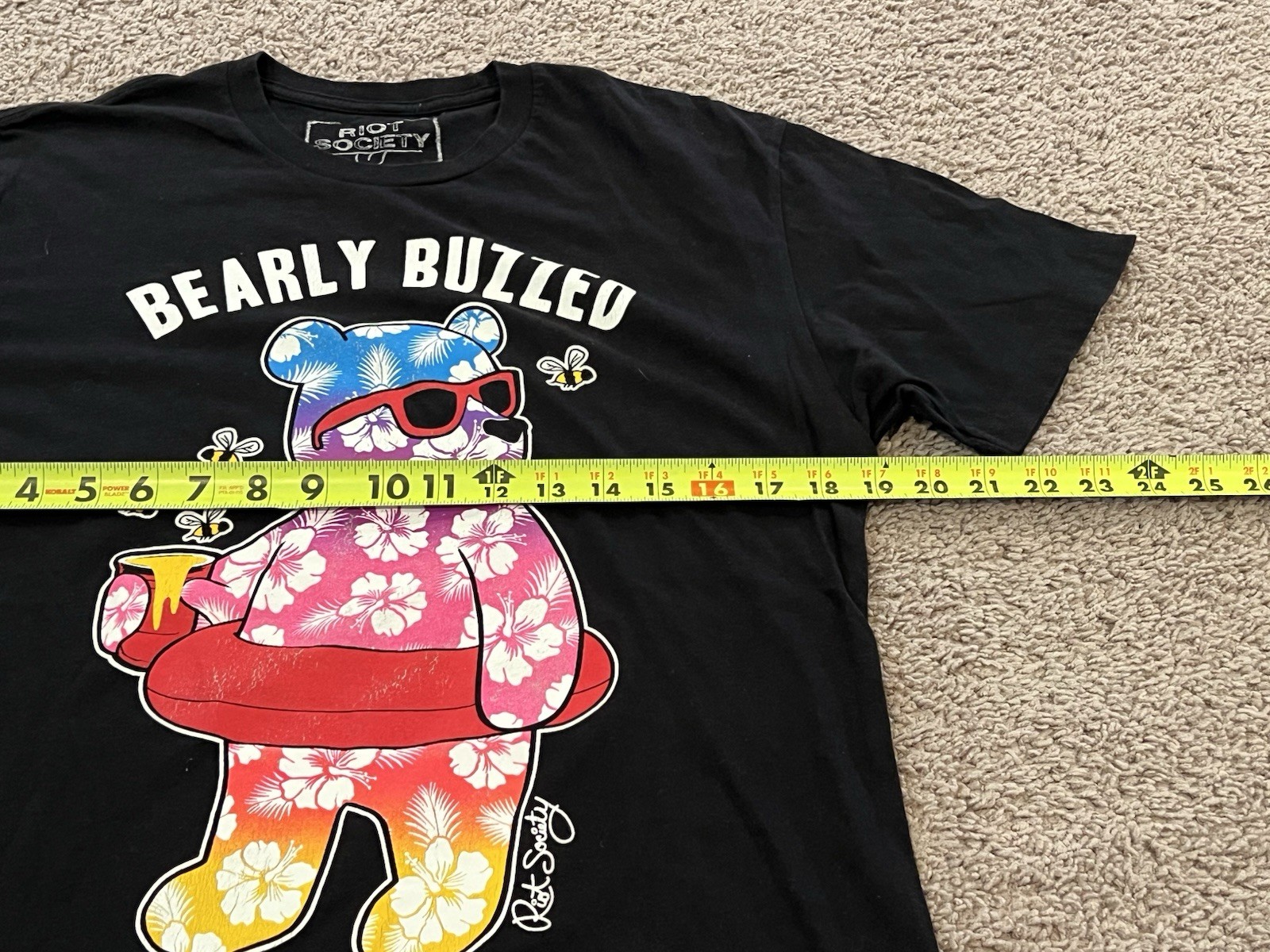 Riot Society t-shirt Bearly Buzzed Black Mens Size Medium