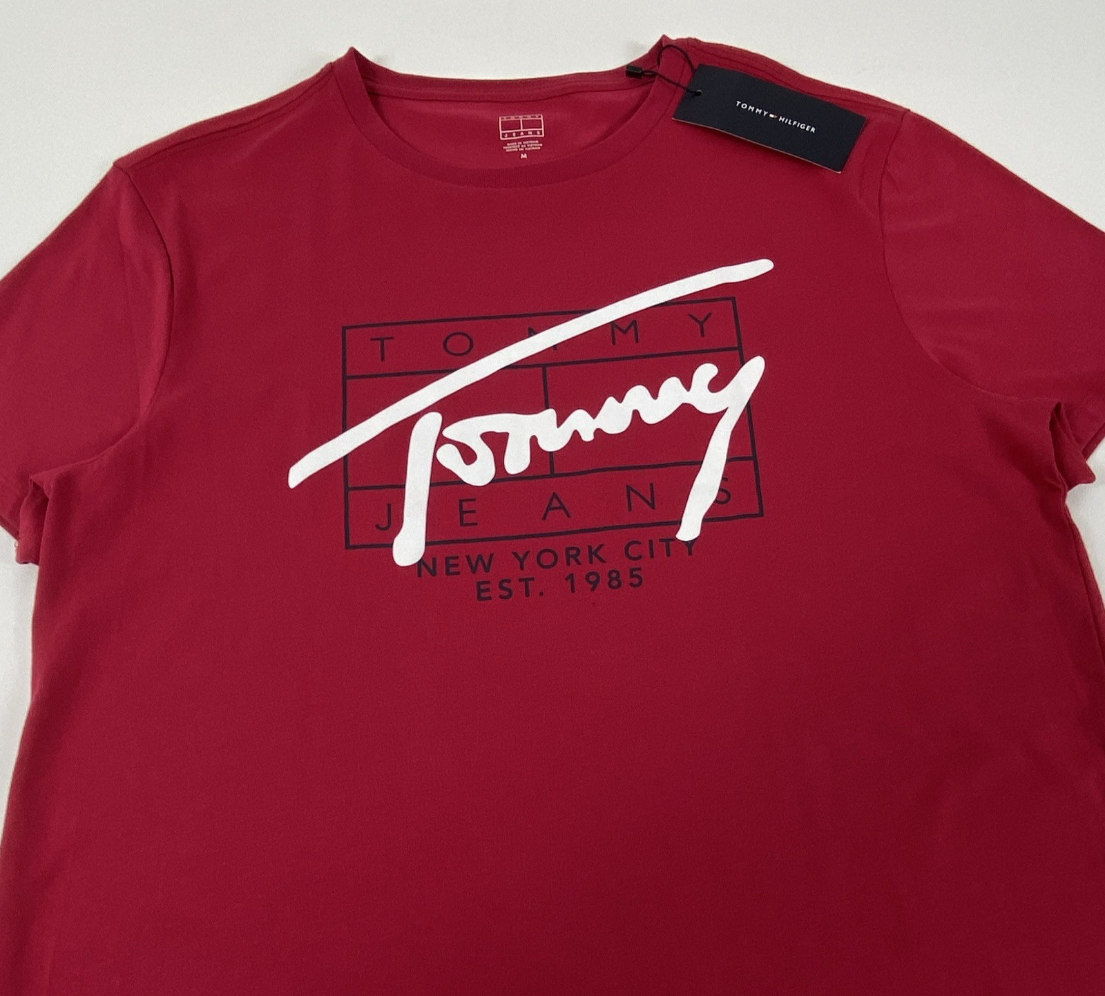 Tommy Hilfiger Men&rsquo;s Crew Neck Short Sleeve Logo Graphic T-Shirt Red M