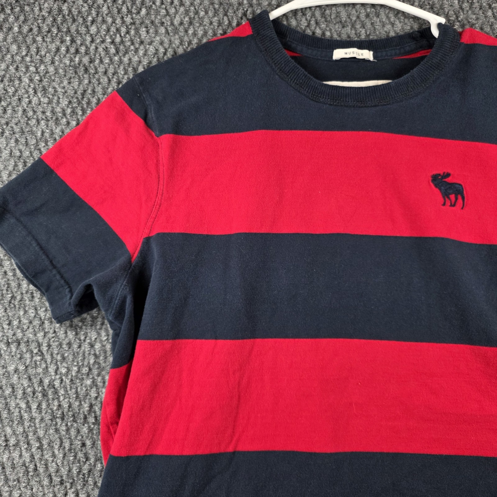 Abercrombie & Fitch Muscle Fit Striped Shirt Mens XL Red Blue Preppy Moose Logo