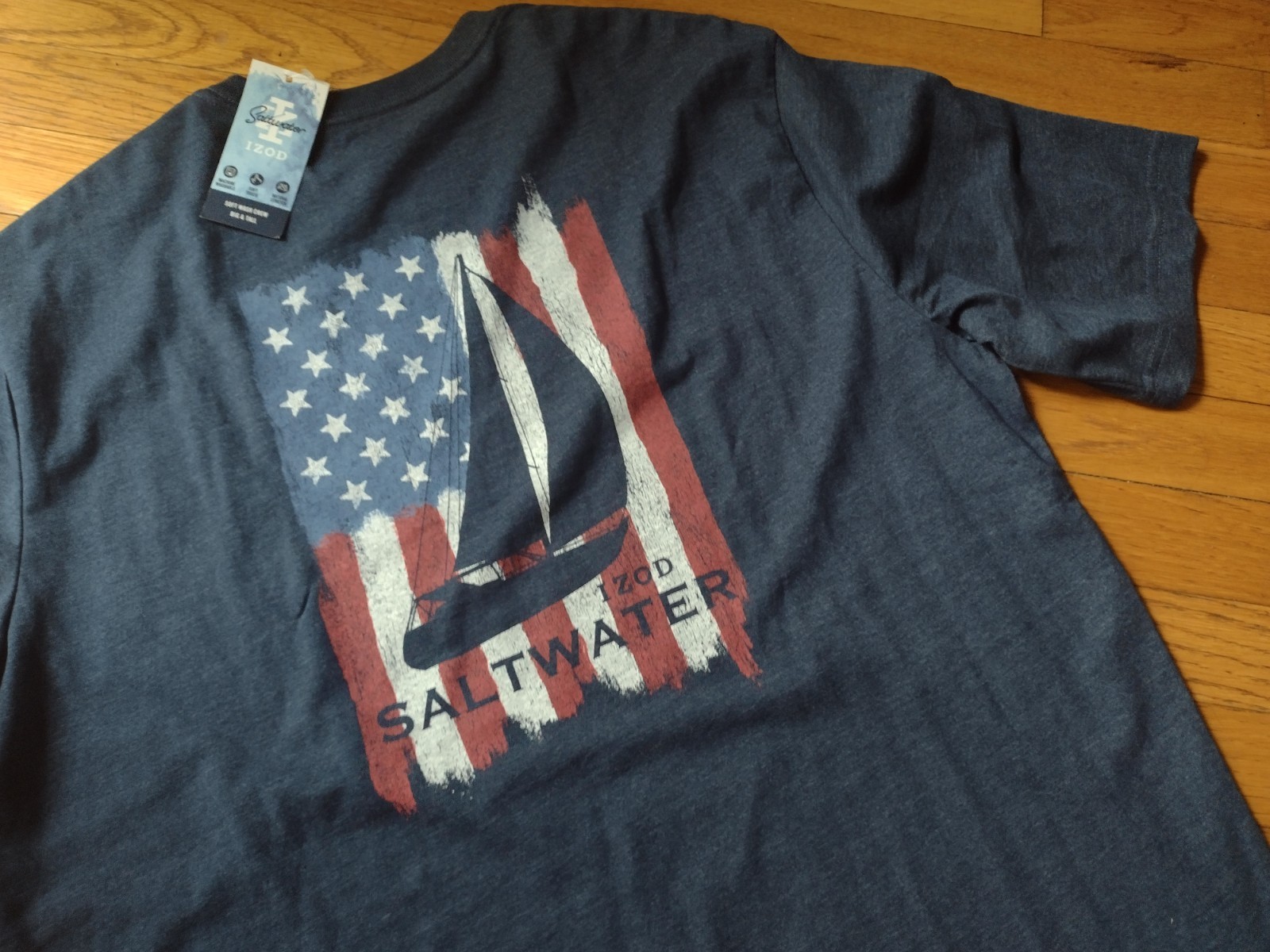 NWT, IZOD Men&rsquo;s Saltwater Short Sleeve Cotton Blend Graphic T-Shirt