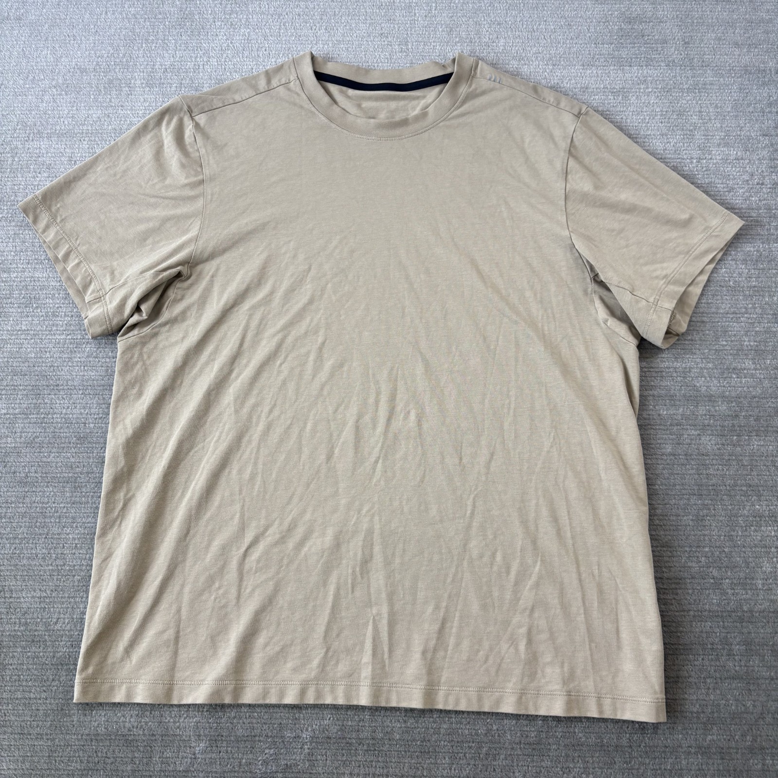 Lululemon T Shirt Men XL Tan Short Sleeve Logo Crew Neck Gym Running Athleisure