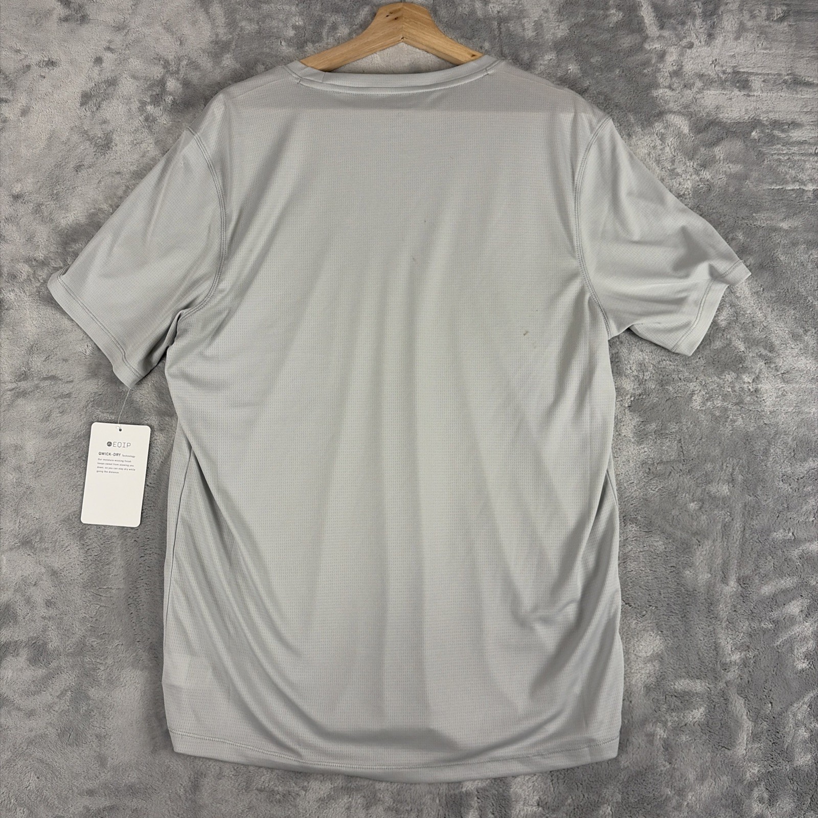EQIP Workout Gym Running Qwick Dry Technology Short Sleeve T-shirt Large NEW