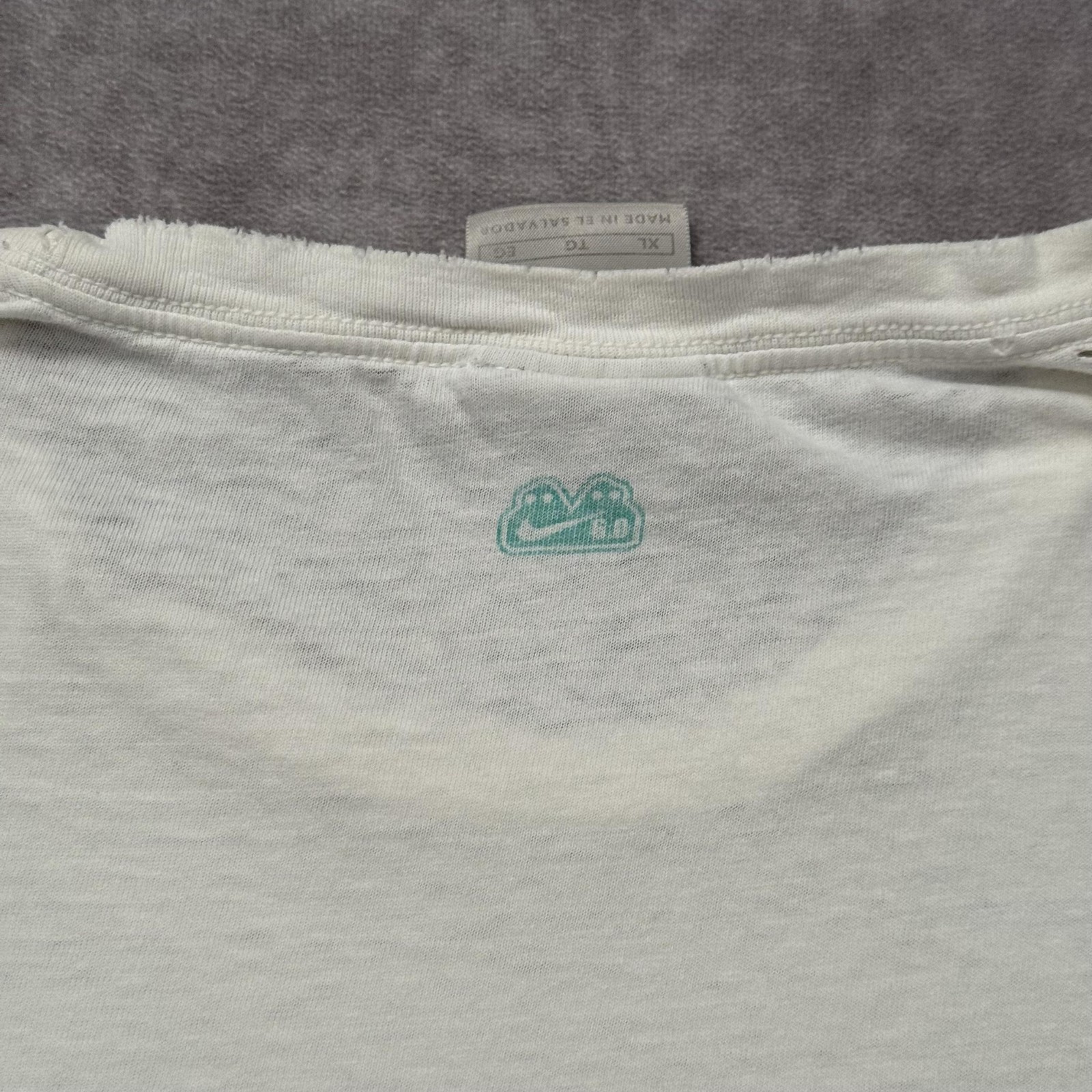 Vintage Nike 6.0 Shirt Mens XL White Dragon Crest Graphic Skate Surf Tee Y2K
