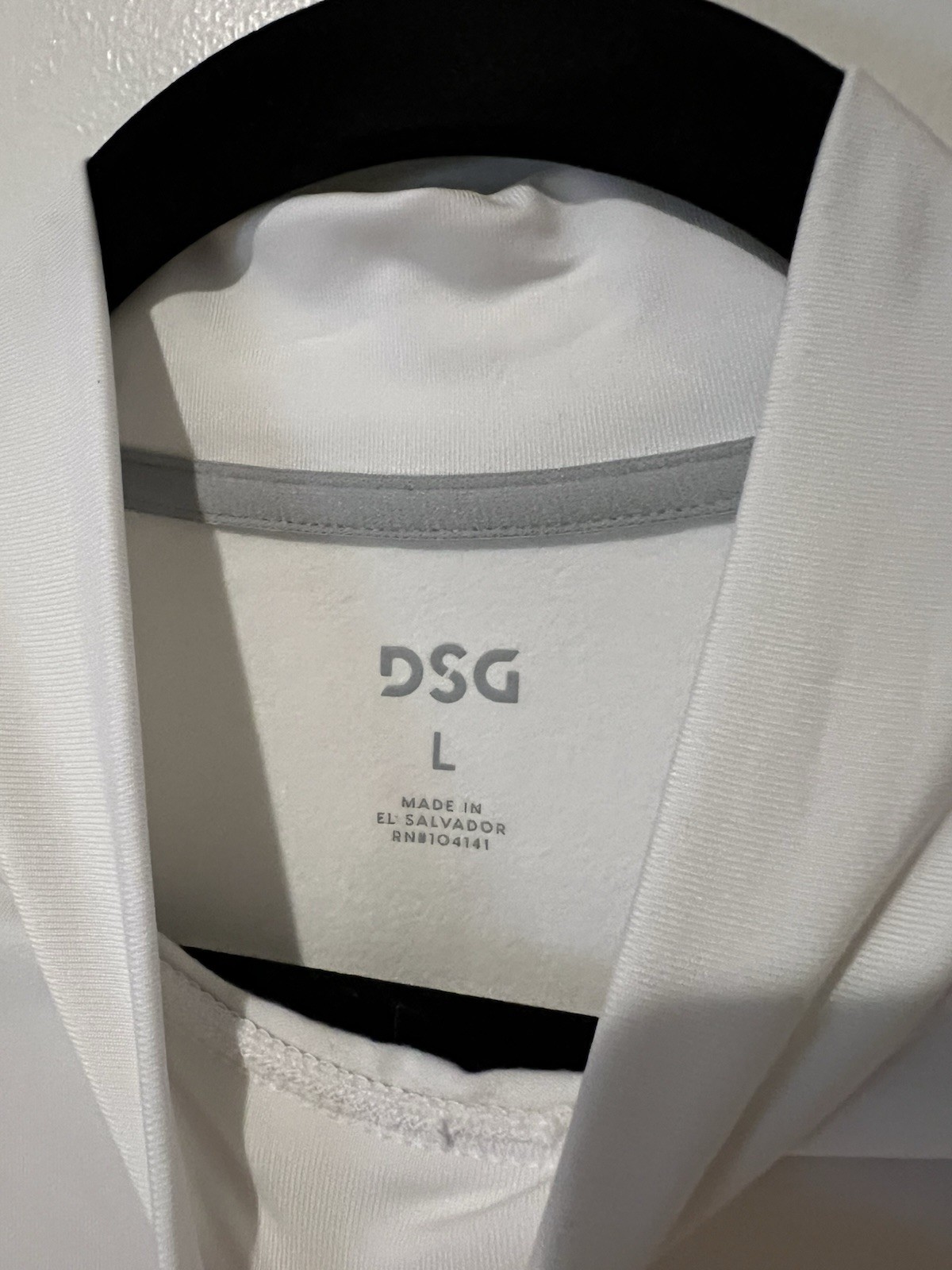 DSG Men&rsquo;s Cold Weather Compression Crew Neck Top White Base Layer Size Large