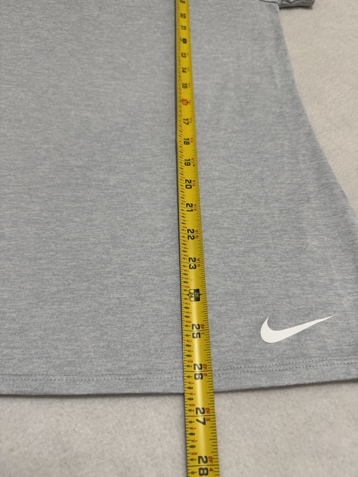 Nike Dri-FIT Women’s Scoop Neck T-Shirt Gray MEDIUM Athletic Short Sleeve Tee