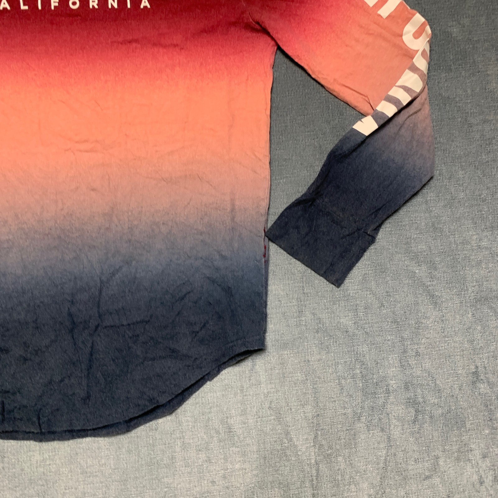 Hollister California T-Shirt Men Small Multicolor Ombre Dye Spellout Logo Casual