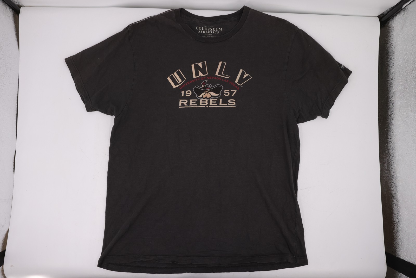 UNLV Rebels T-Shirt Men&rsquo;s Colosseum Athletics Black Graphic Crew Neck Size 2XL