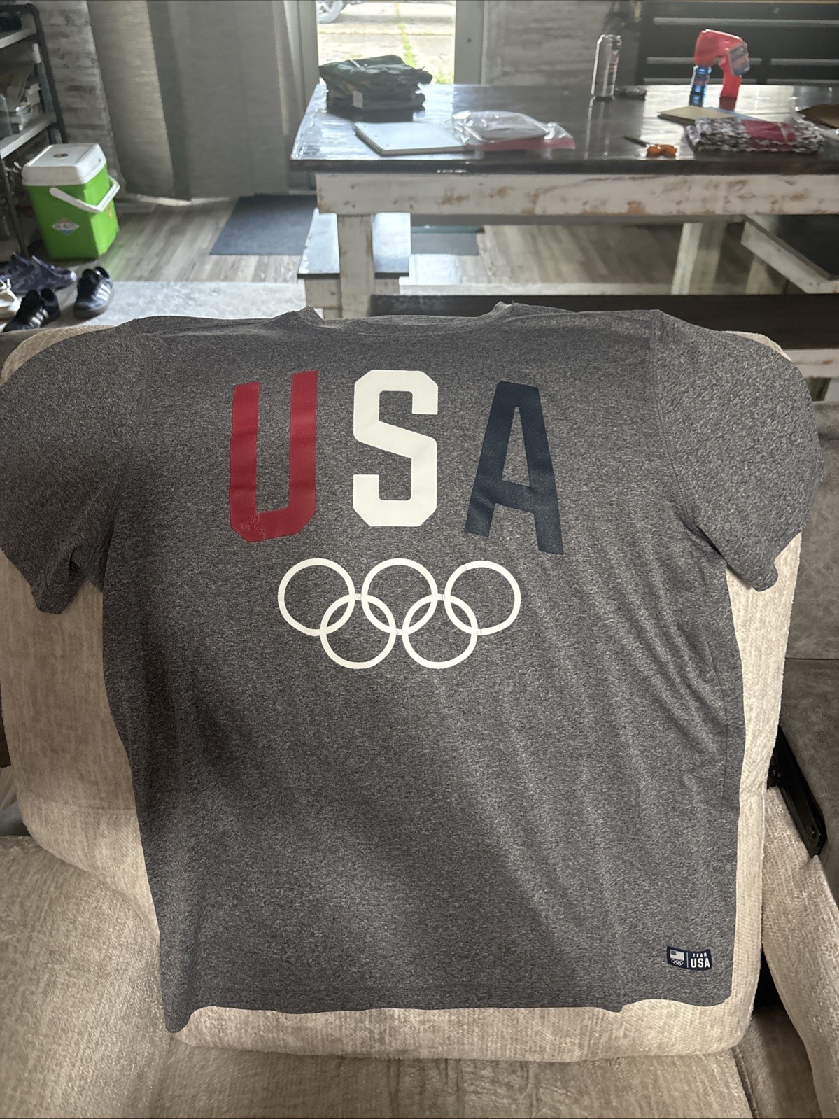 USA Olympics Men&rsquo;s T-Shirt L Team Apparel Short Sleeve Gray Polyester Spandex